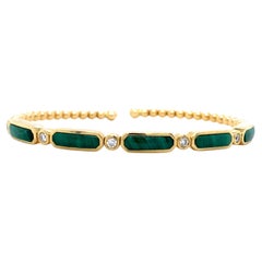 Brazalete geométrico flexible de malaquita y diamantes, engastado en bisel de oro amarillo de 14 quilates BG4940