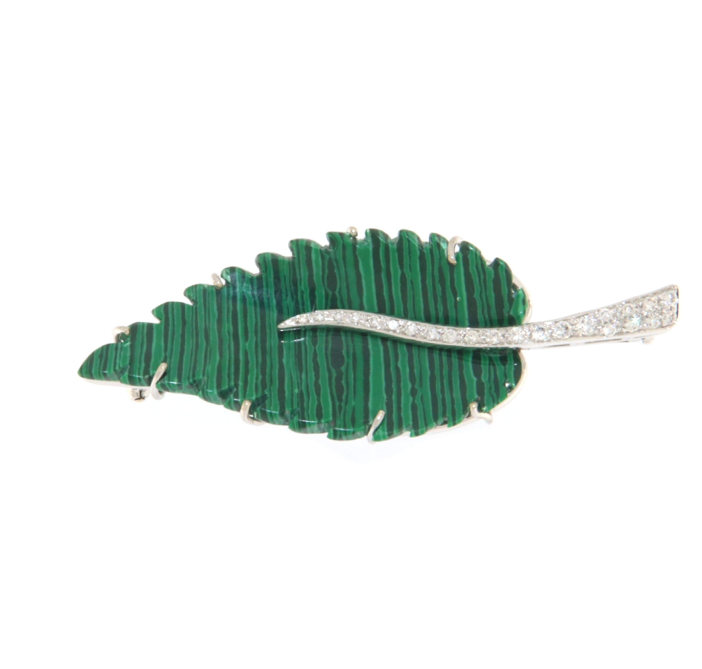 Malachite Diamonds 18 Karat White Gold Brooch In New Condition For Sale In Marcianise, IT