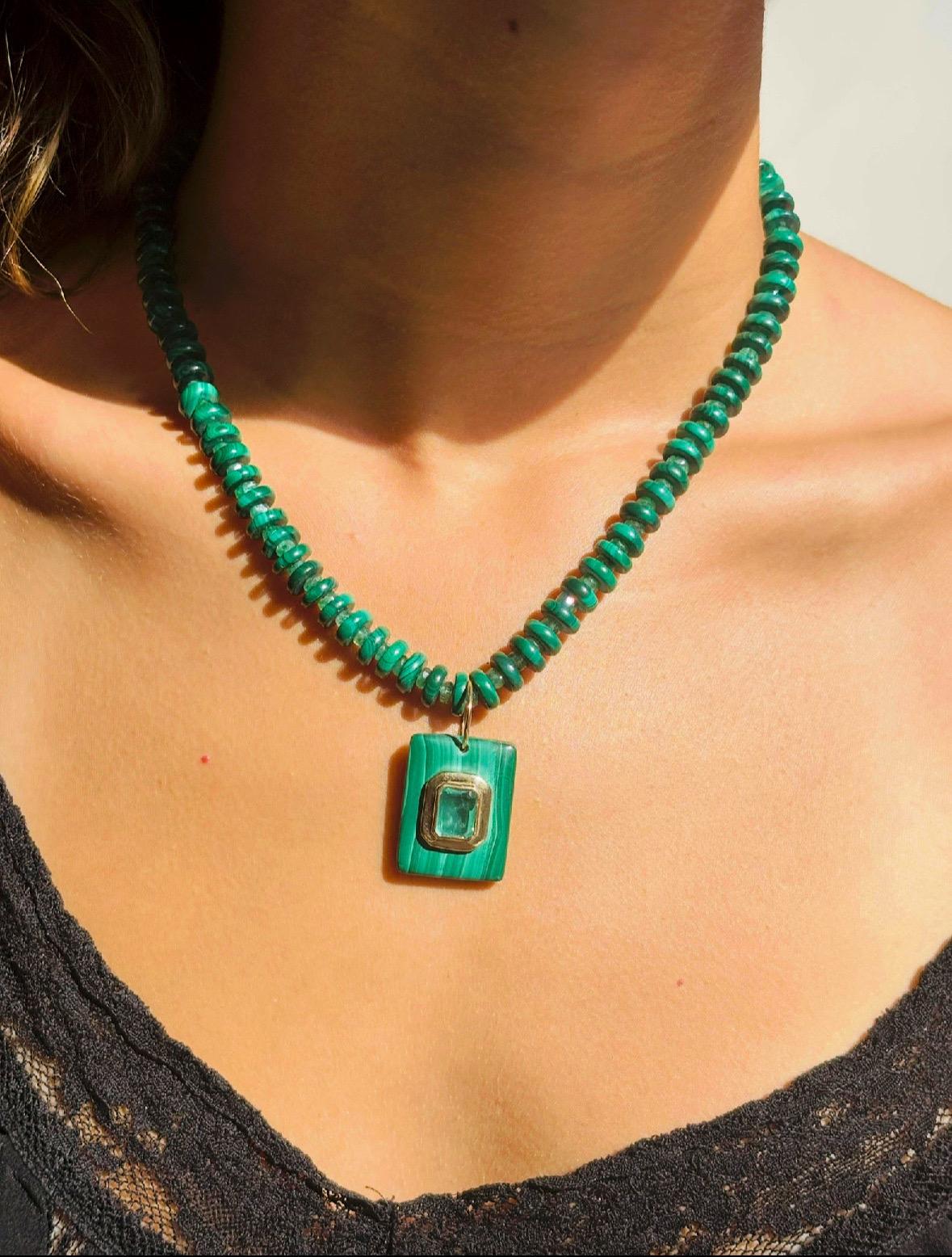 Collana di malachite e smeraldo in vendita 6