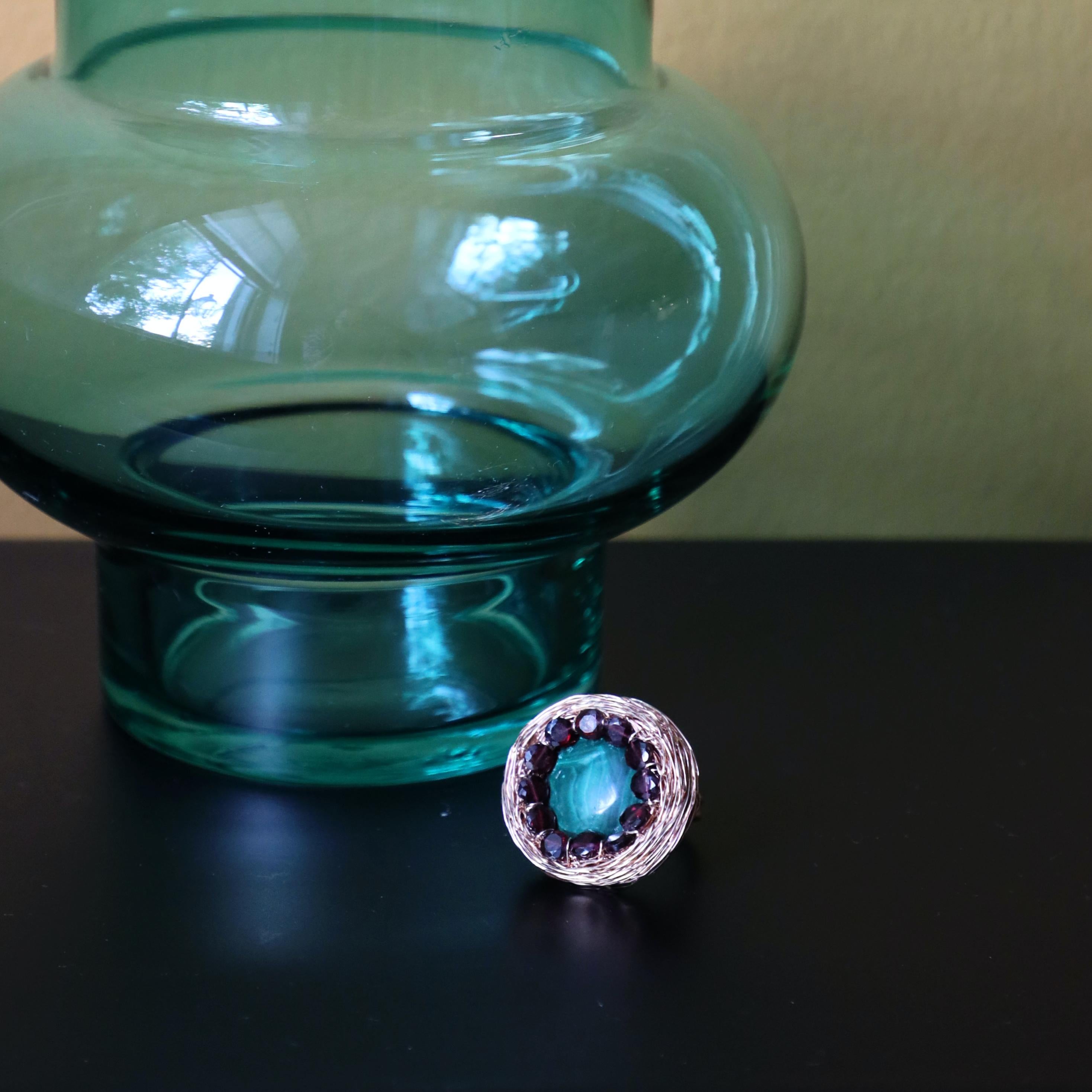 Malachite & Garnet One-Of-a-Kind Unique Artist Cocktail Ring 14 K Rose Gold F In New Condition For Sale In Engelberg, CH