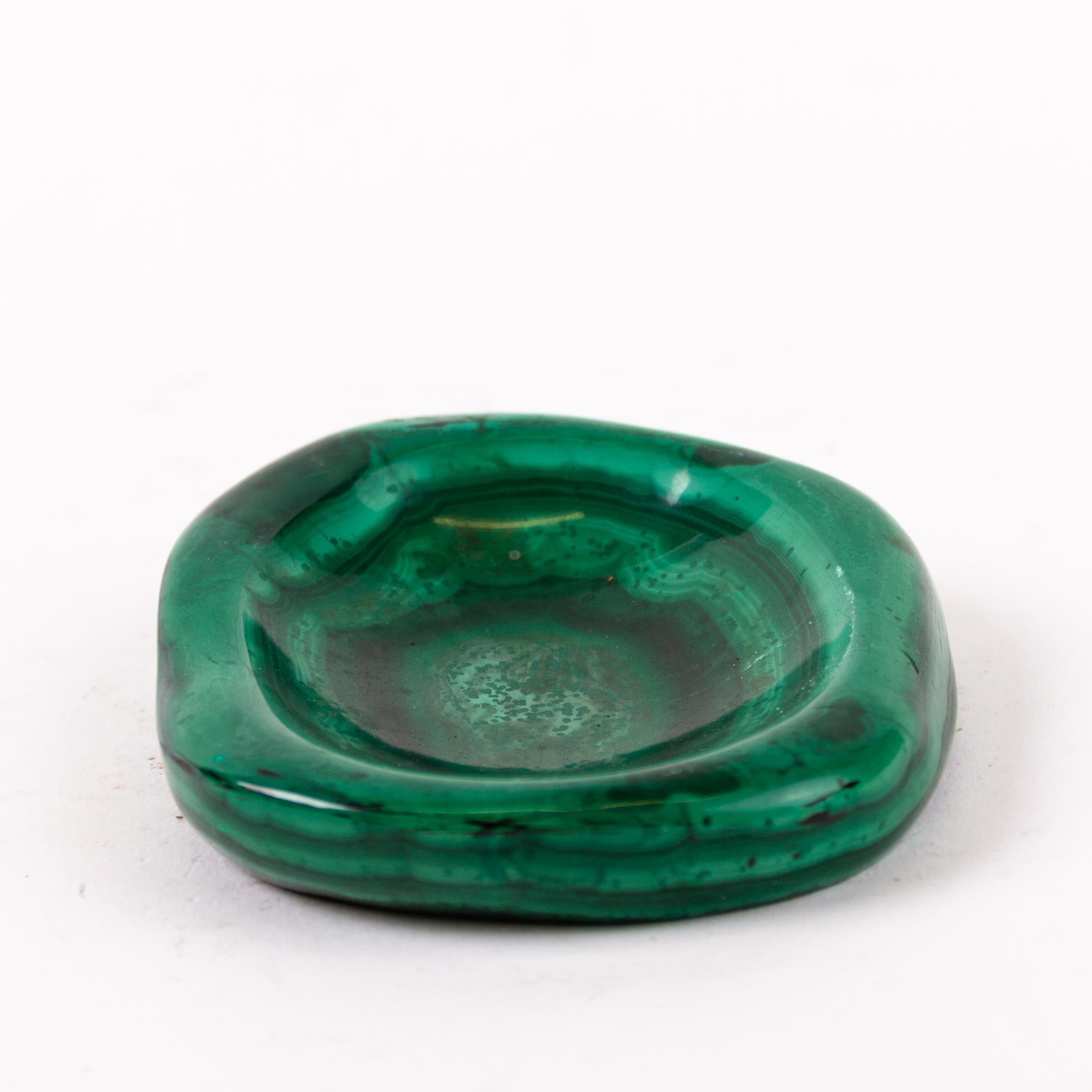 Malachite Geode Specimen Carved Ashtray or Vide Poche 
Good overall condition
Free international shipping.