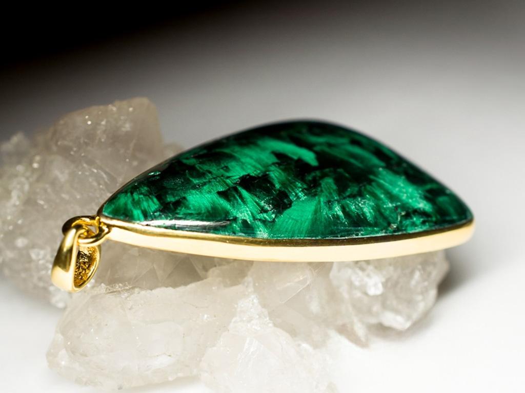 Malachite Gold Necklace Cabochon Triangle Gem Forest Green Healing Gemstone For Sale 3