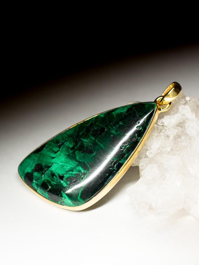 Malachite Gold Necklace Cabochon Triangle Gem Forest Green Healing Gemstone For Sale 4