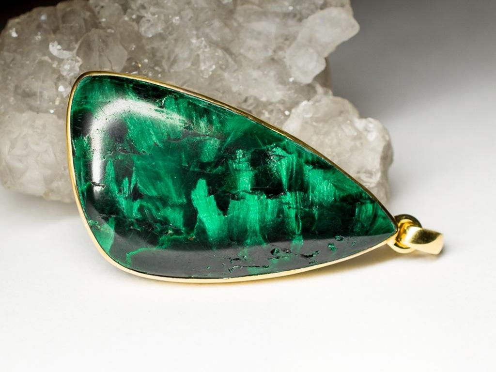 Malachite Gold Necklace Cabochon Triangle Gem Forest Green Healing Gemstone For Sale 5