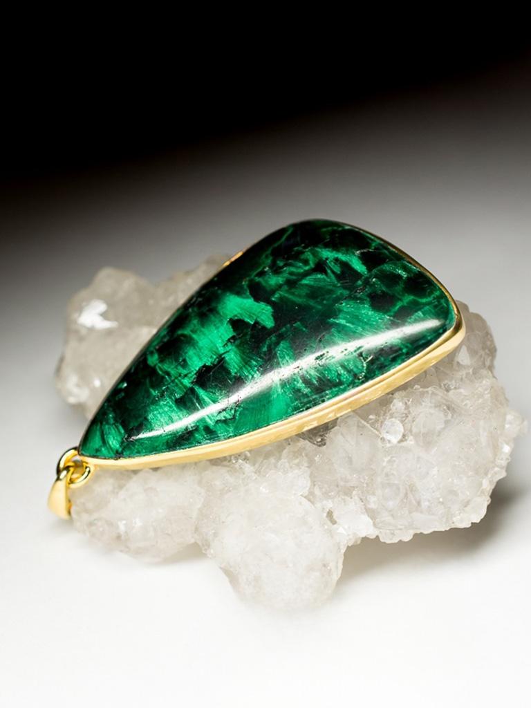 Malachit Gold Halskette Cabochon Dreieck Edelstein Waldgrün 1