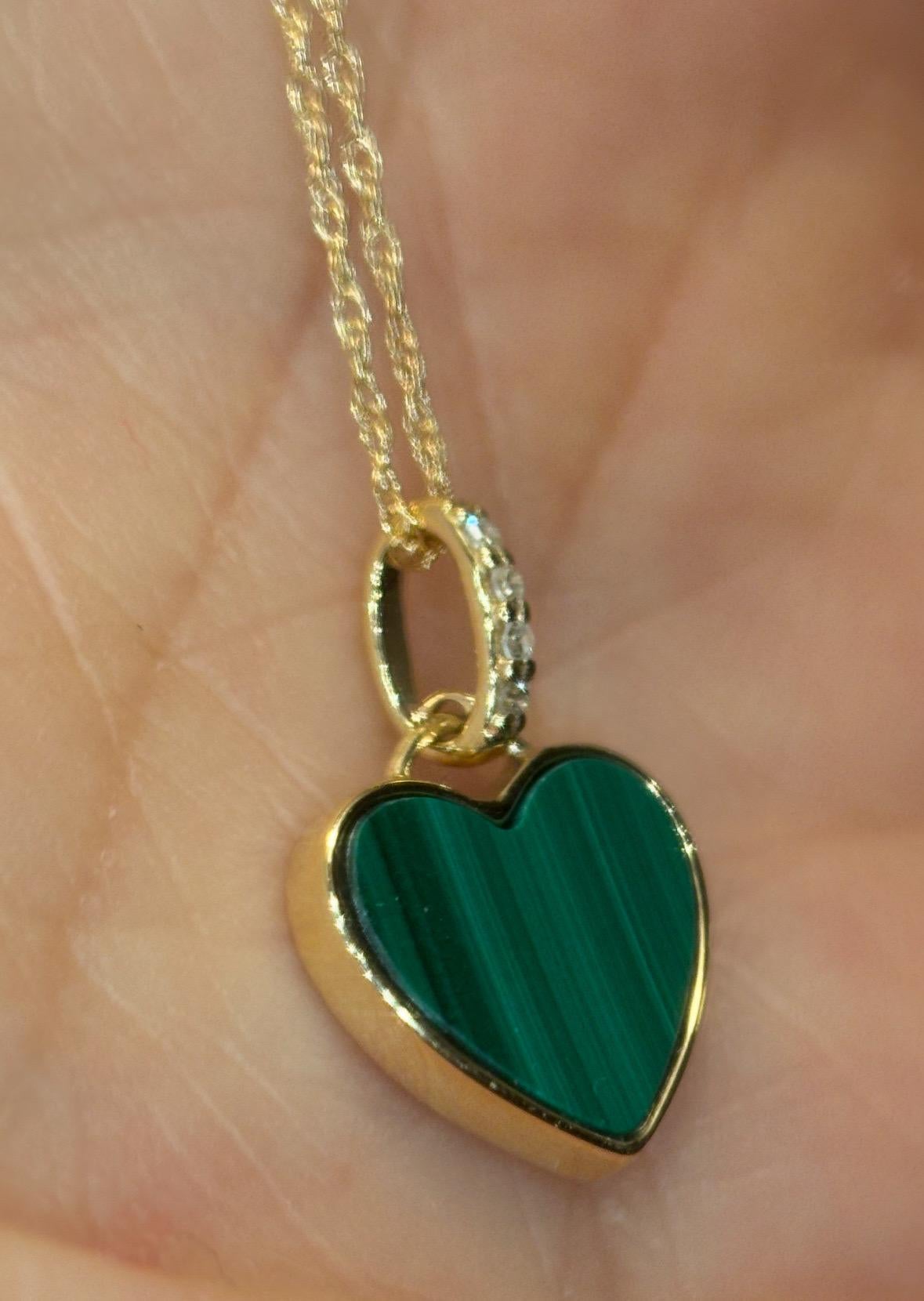 Collana a cuore in malachite con diamanti e oro 14k In condizioni Nuovo in vendita a New York, NY
