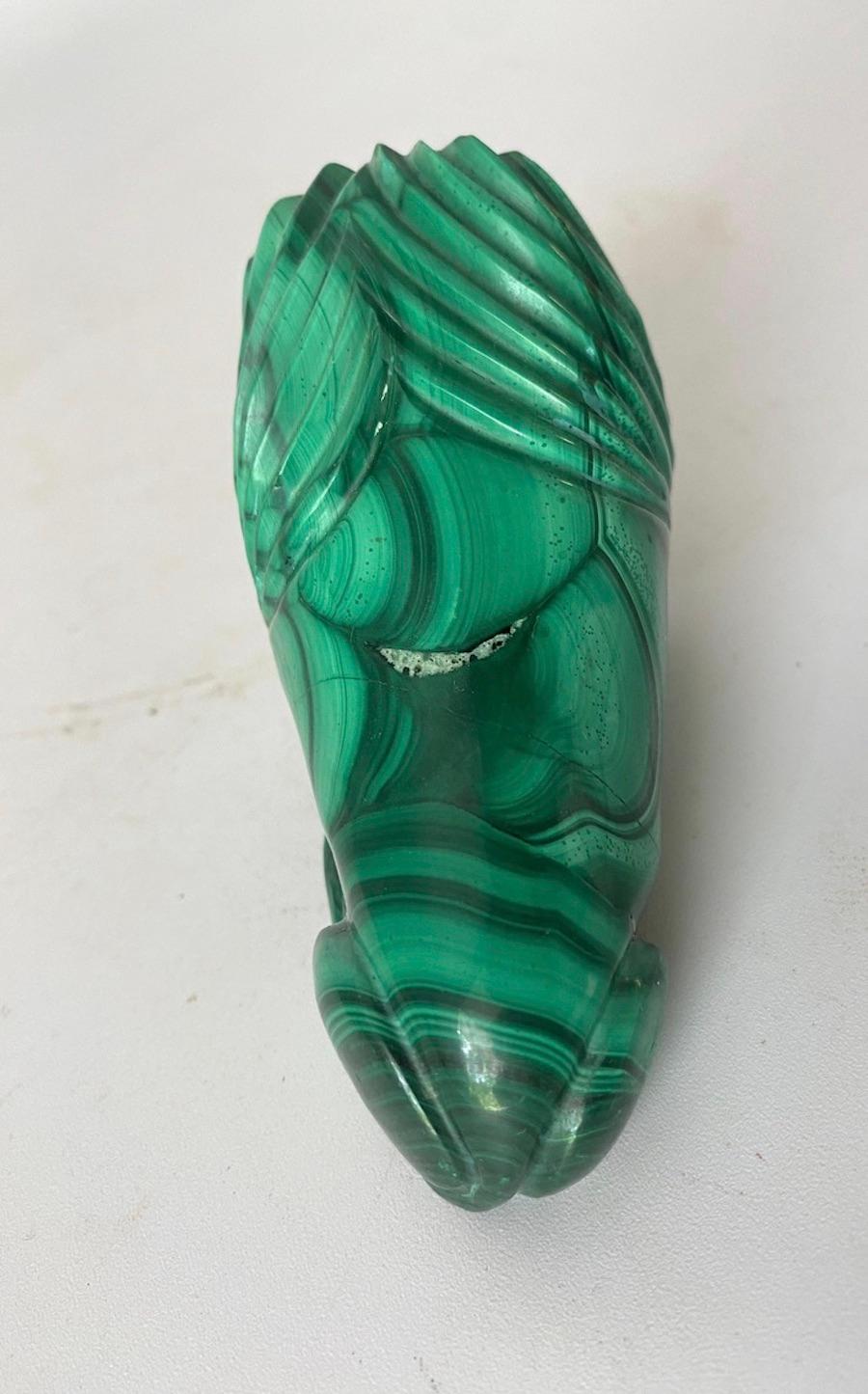 Malachite Lion en malachite  Sculpture en malachite Afrique 20e siècle Couleur verte en vente
