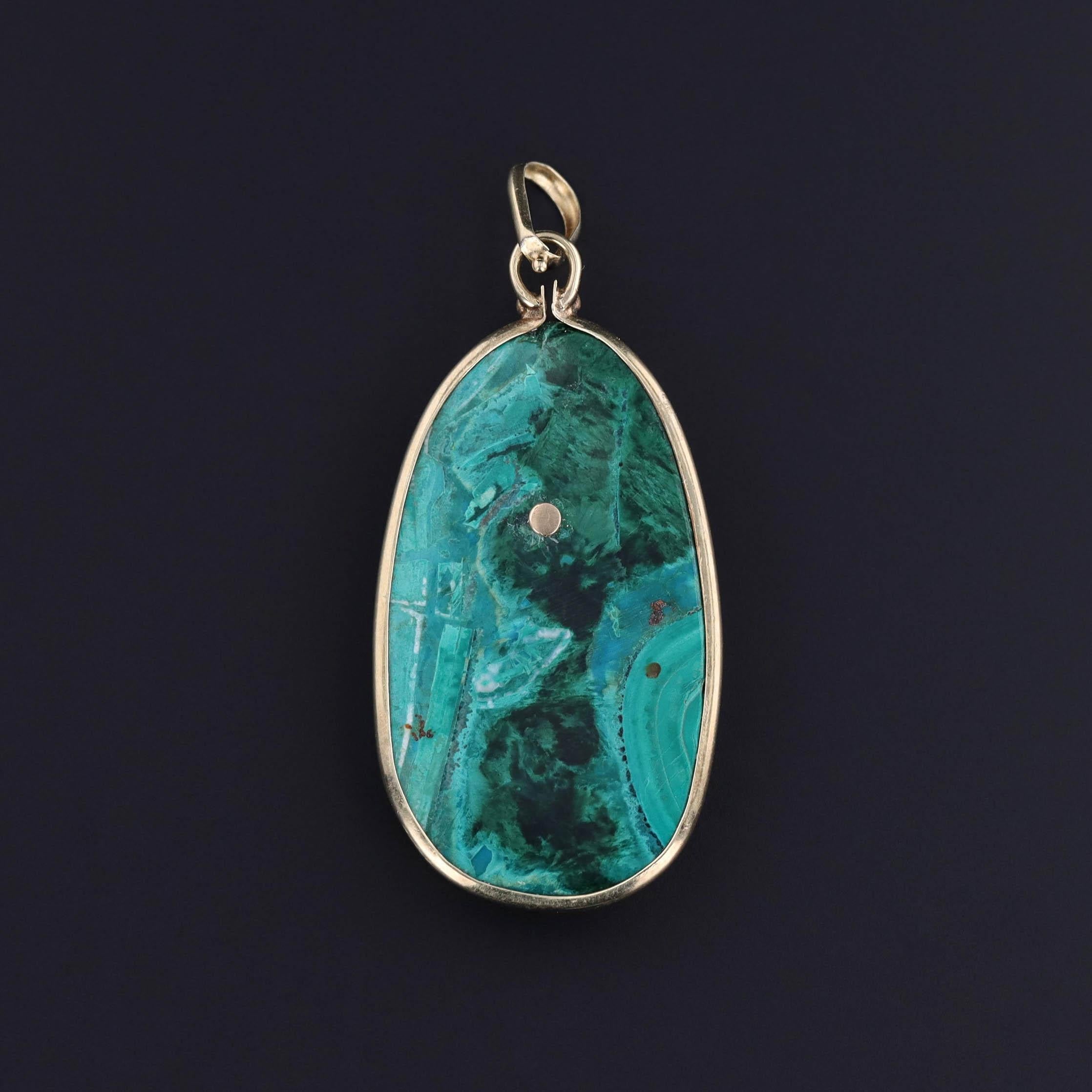Taglio a rosa Ciondolo a forma di lucertola di malachite in oro 14k in vendita