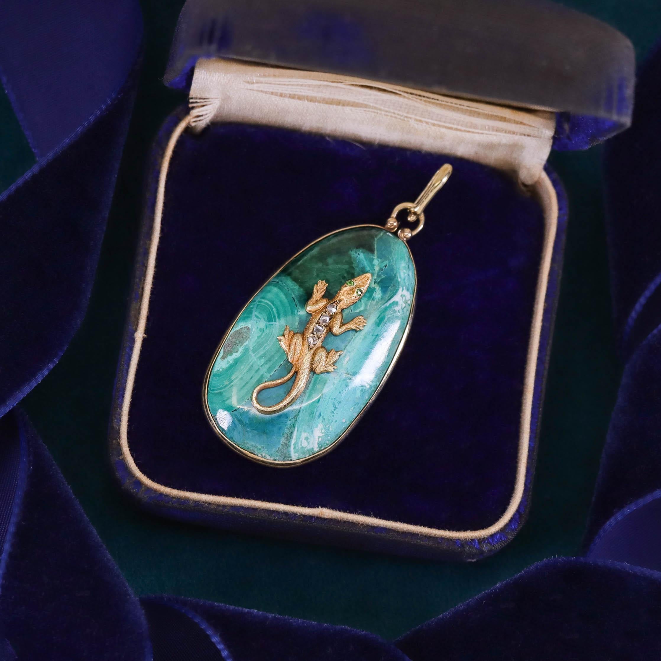 da uomo o donna Ciondolo a forma di lucertola di malachite in oro 14k in vendita