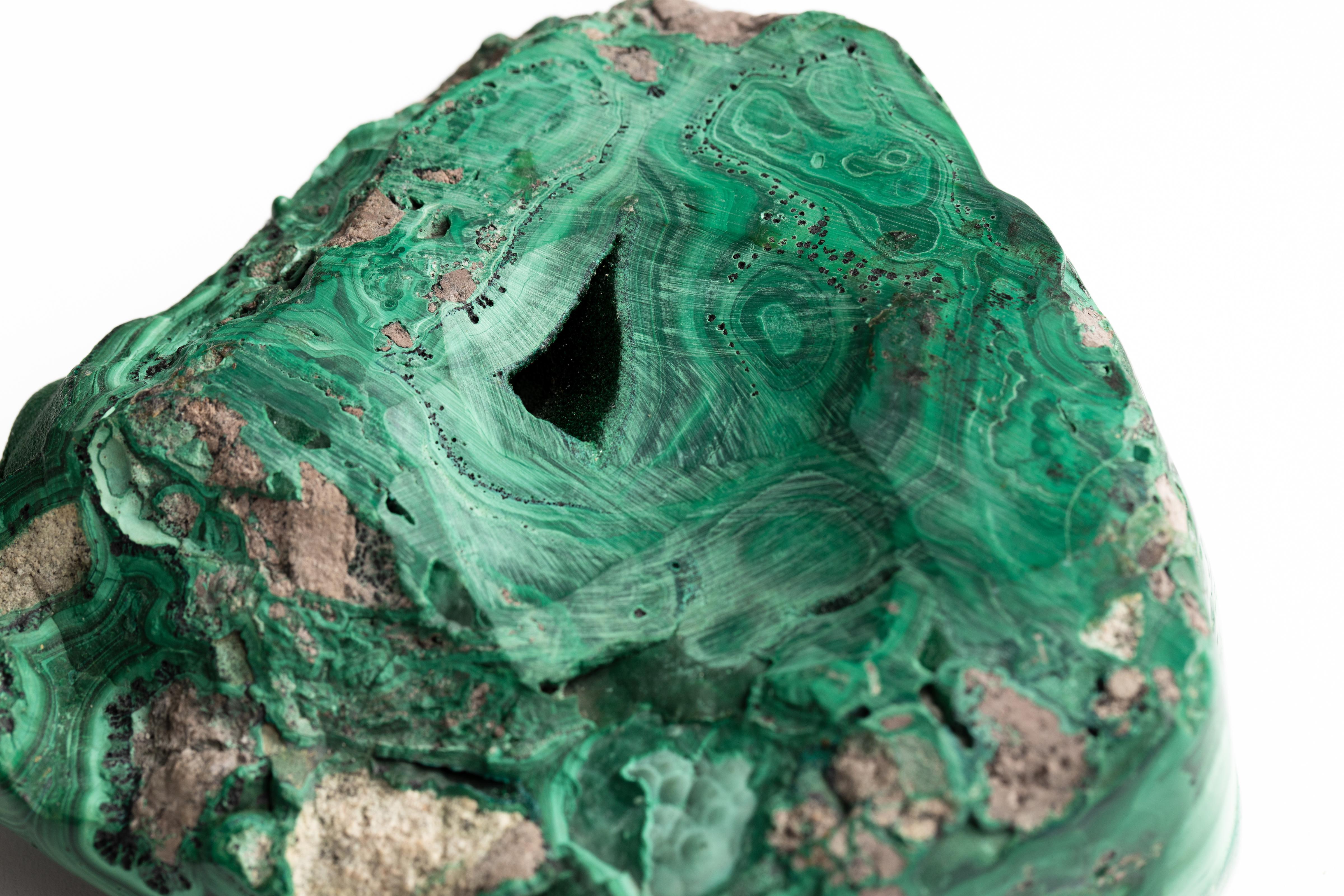 Malachite Natural Specimen Vide Poche Stone Paperweight In Good Condition For Sale In New York, NY