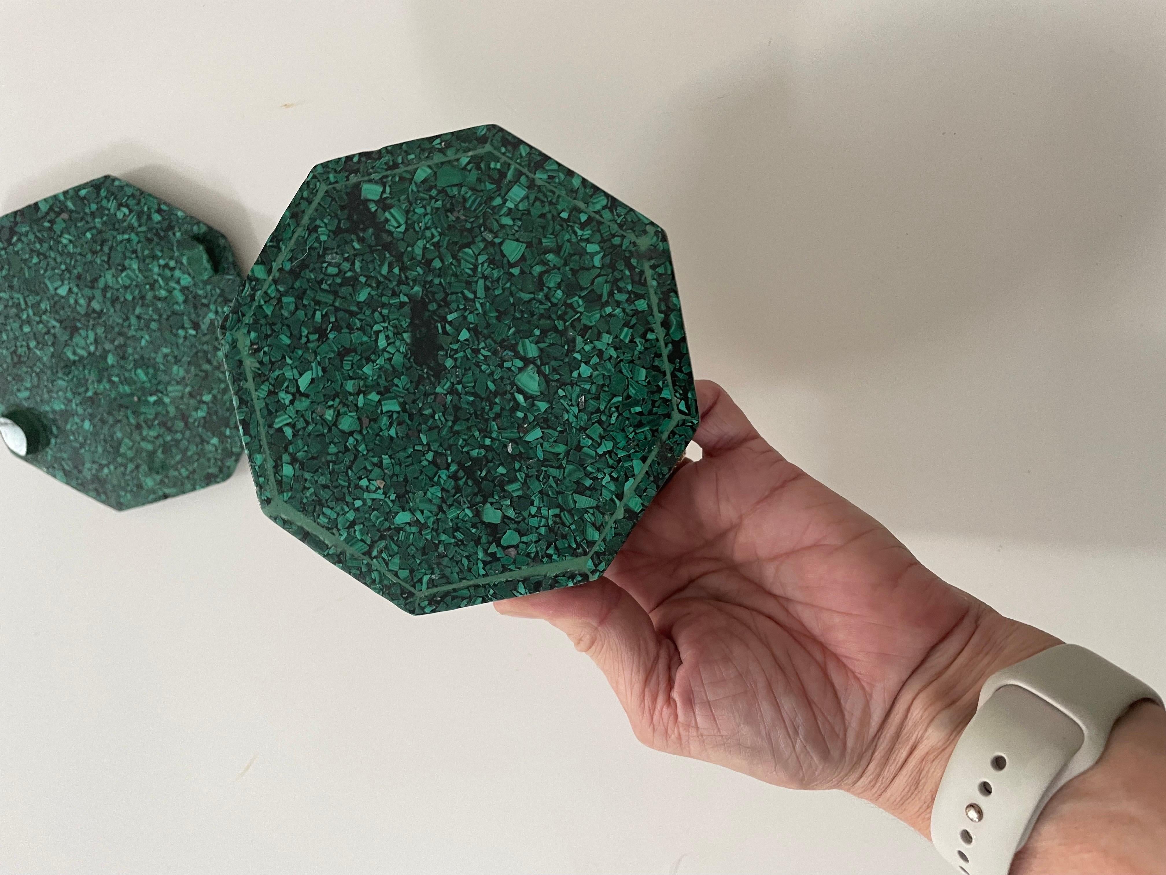 Brésilien Boîte octogonale en malachite  en vente