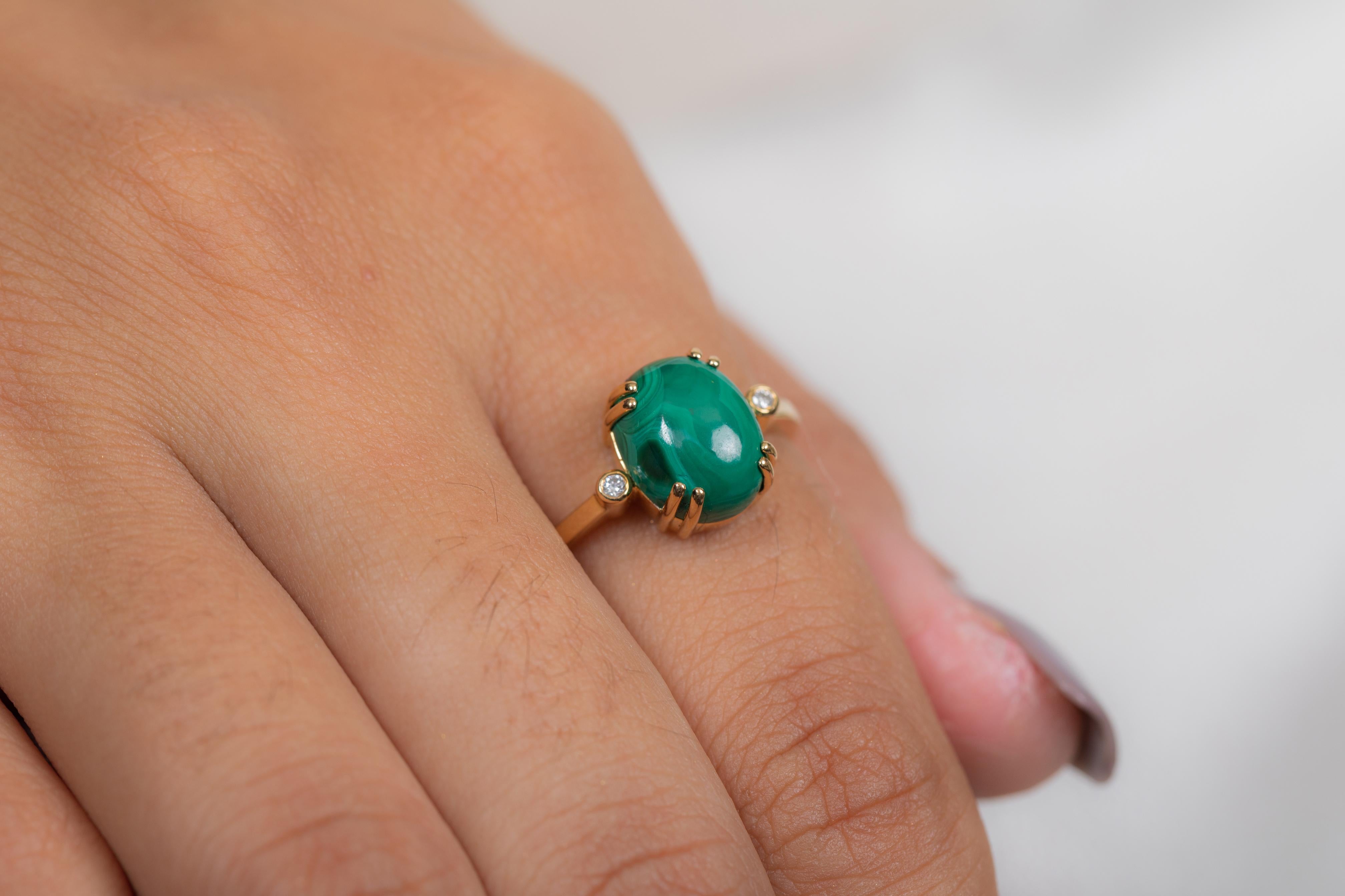 For Sale:  Malachite Oval Cut Cocktail Ring with Diamonds in 18K Yellow Gold 2