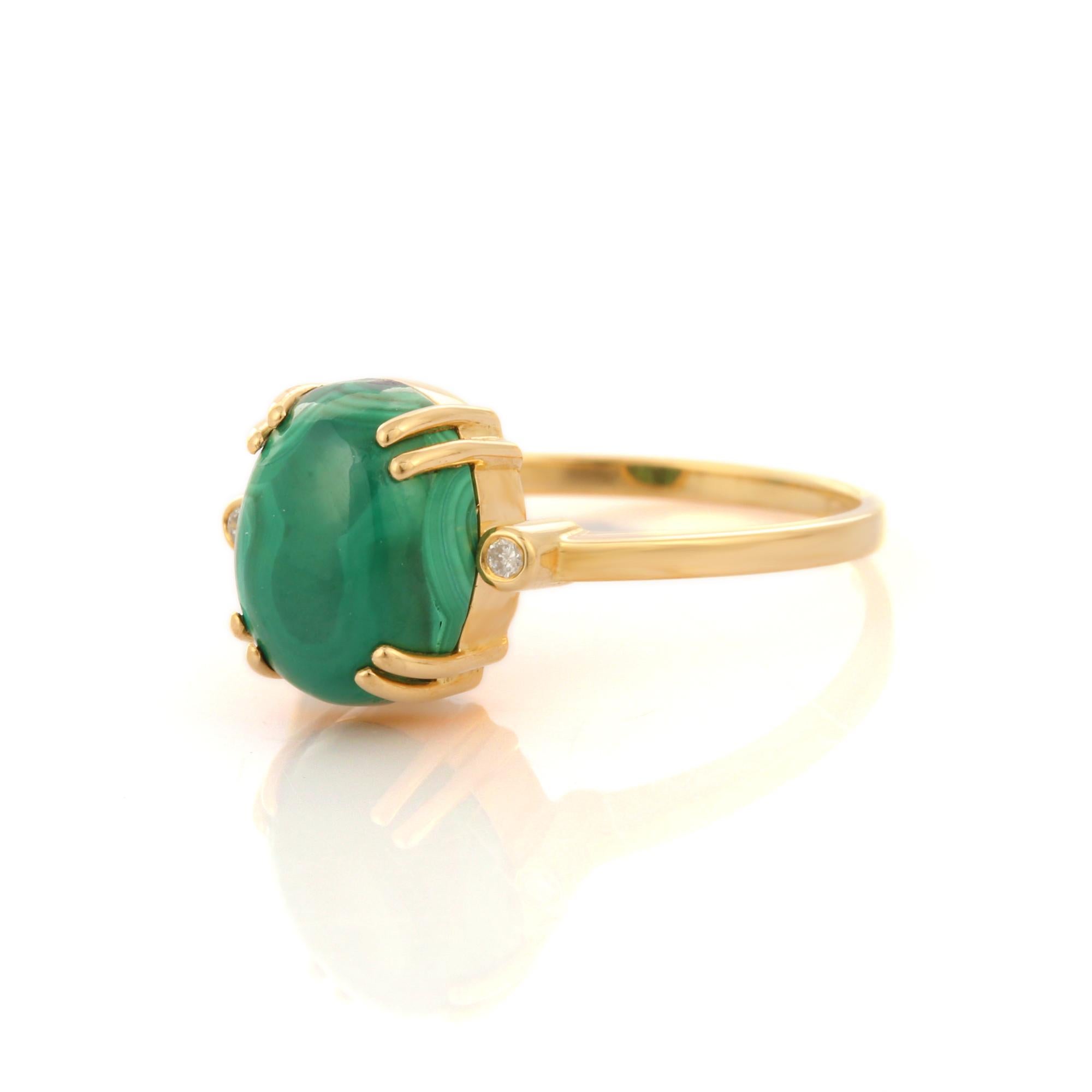 For Sale:  Malachite Oval Cut Cocktail Ring with Diamonds in 18K Yellow Gold 3