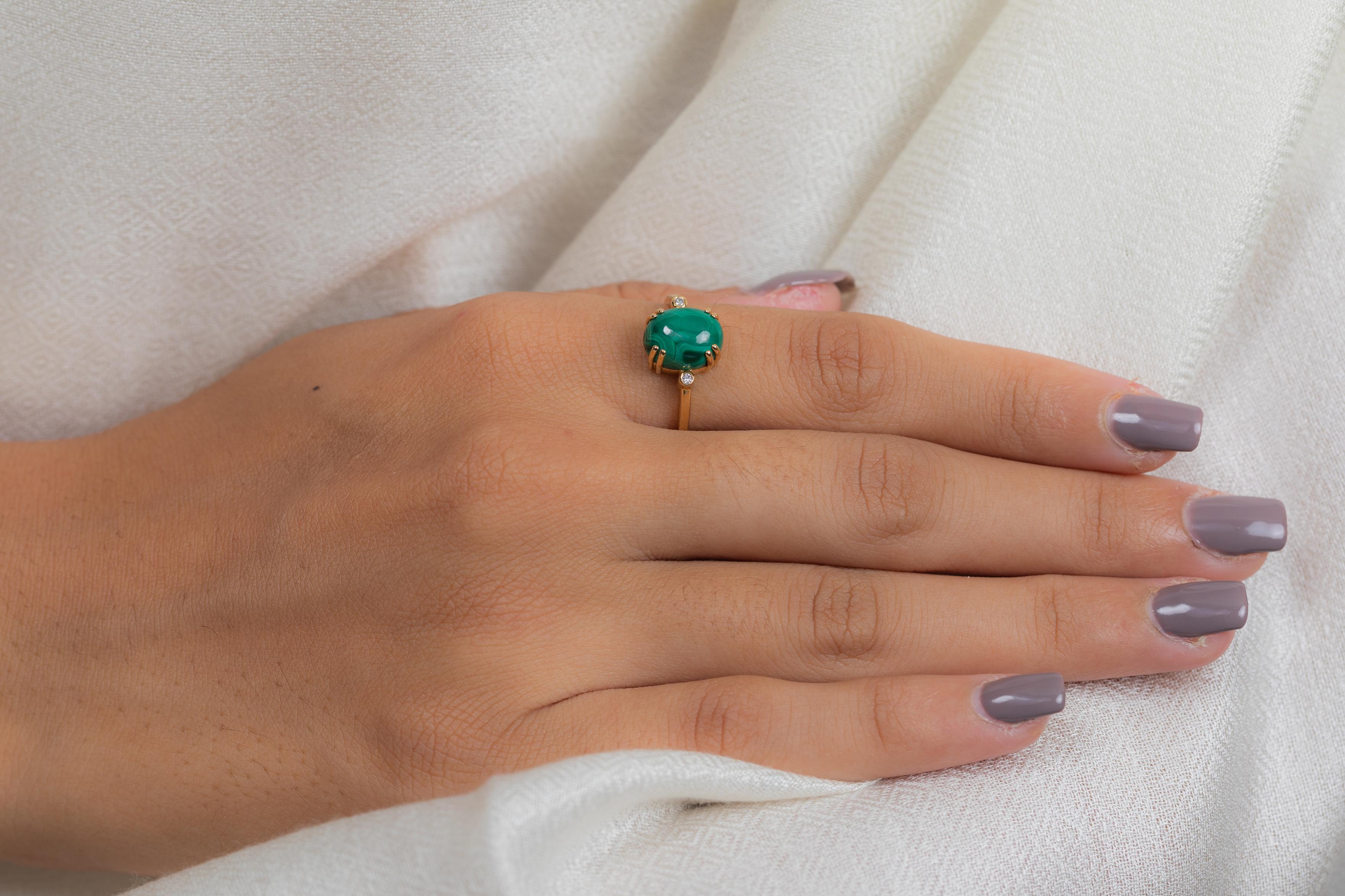 For Sale:  Malachite Oval Cut Cocktail Ring with Diamonds in 18K Yellow Gold 4