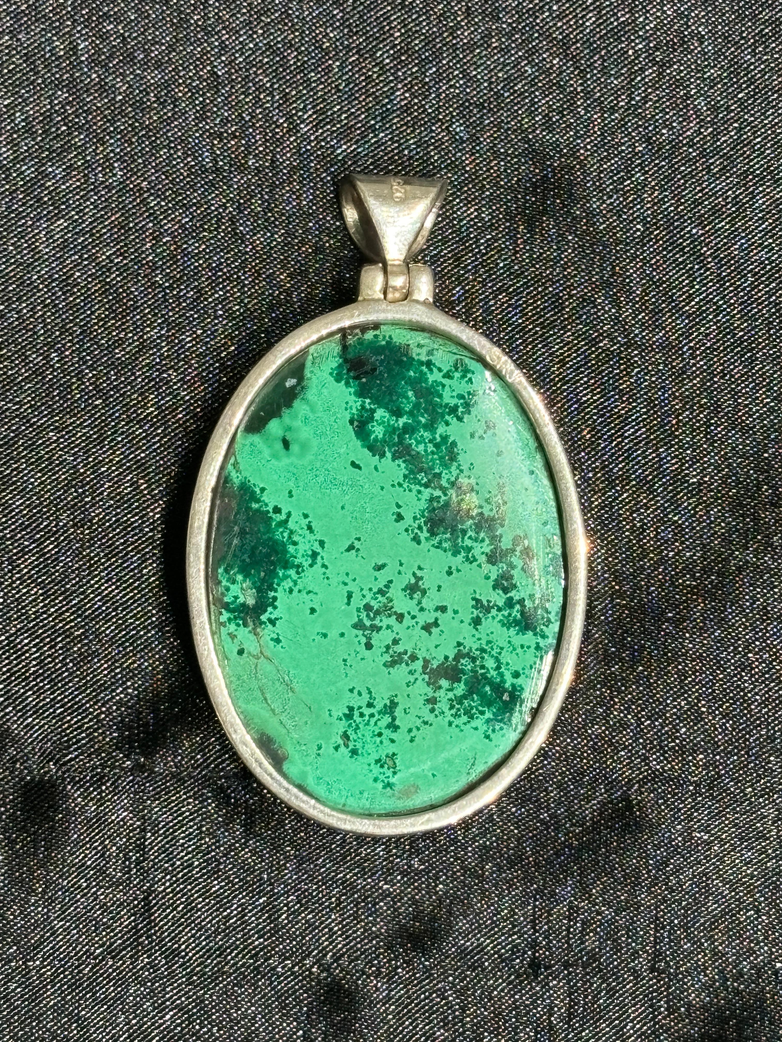 Contemporaneo Ciondolo di malachite in argento 925 in vendita