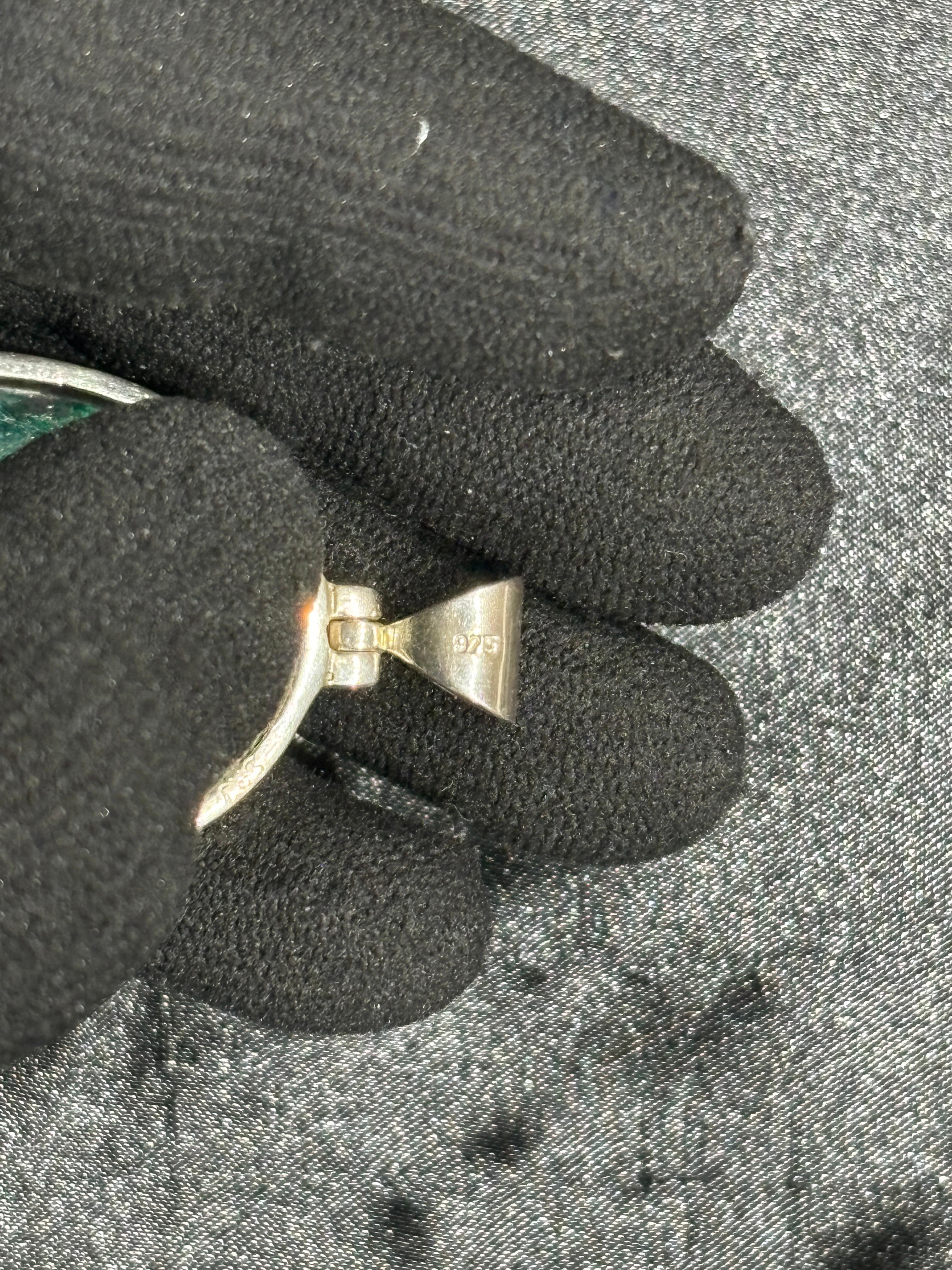 Ciondolo di malachite in argento 925 In condizioni ottime in vendita a Hua Hin, TH