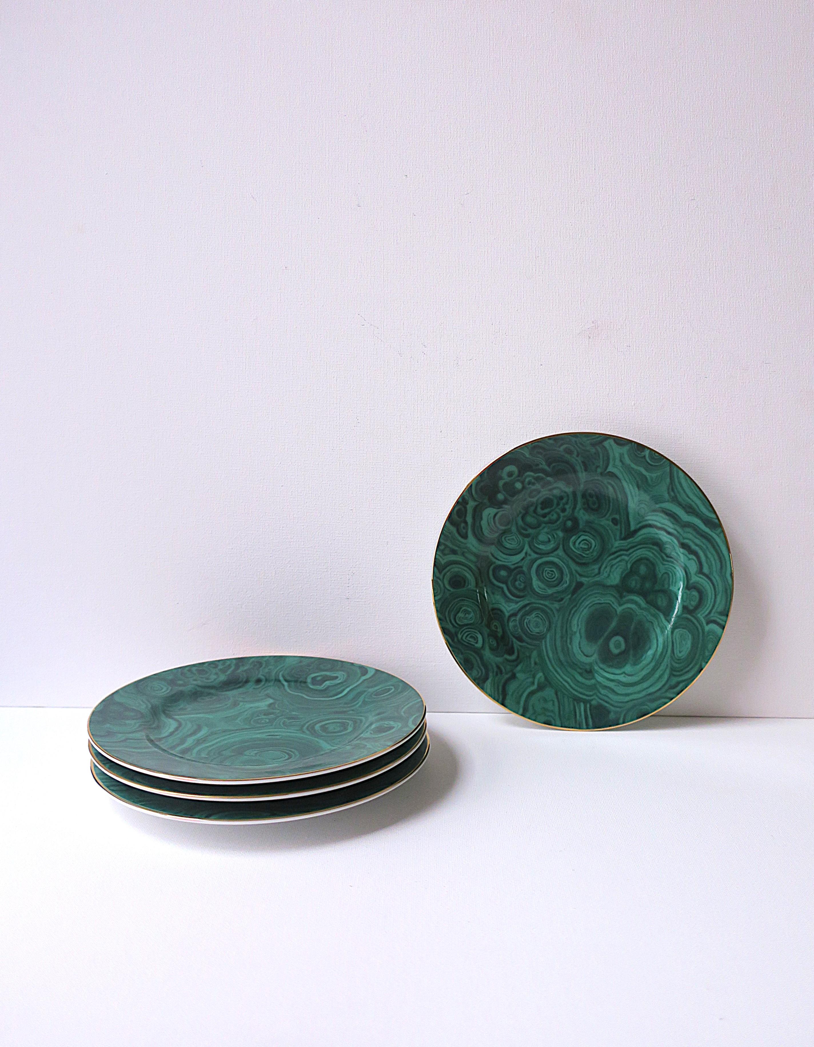 Platos de porcelana de malaquita, set de 4 en Excelente estado para la venta en New York, NY