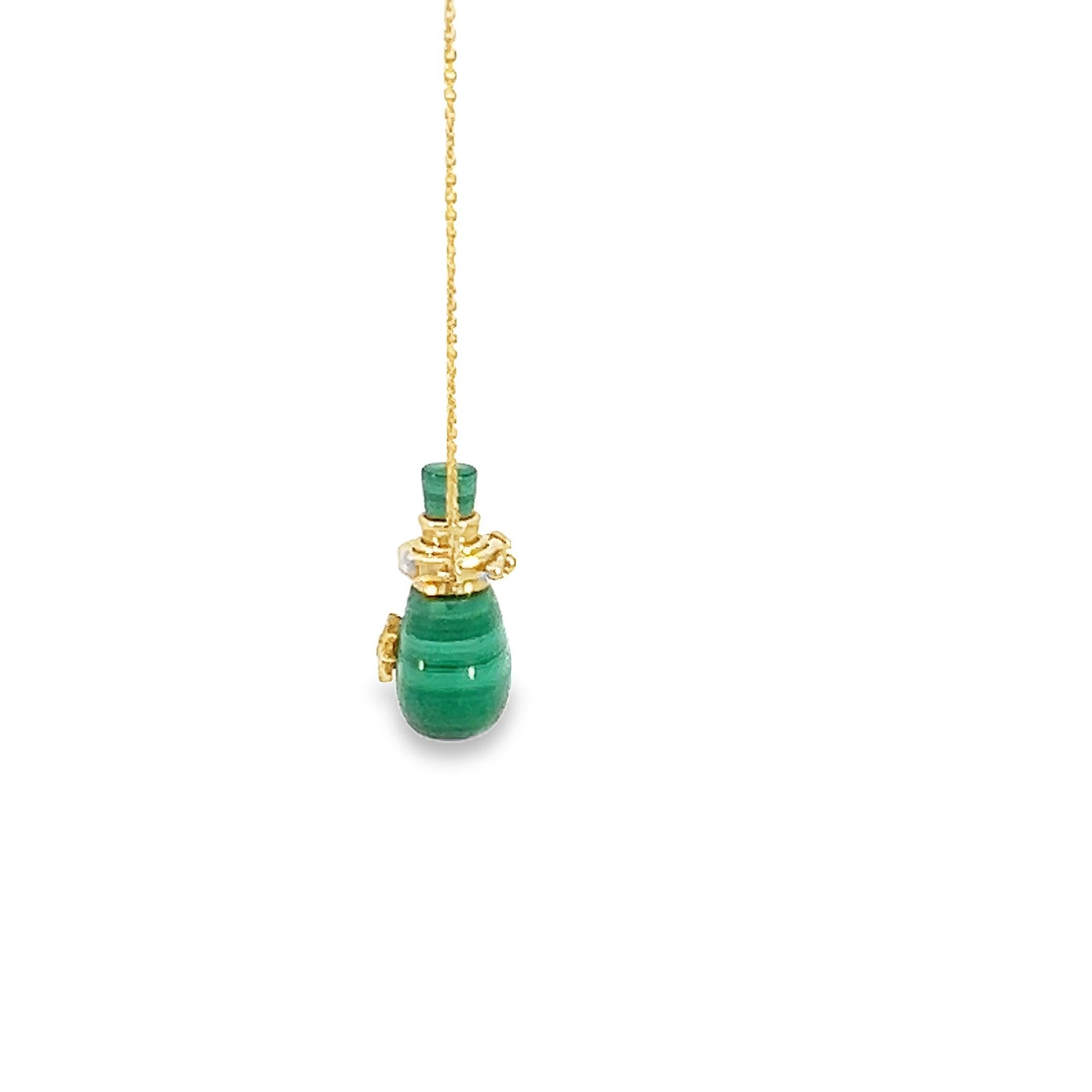 Moderne Collier pendentif bouteille de potion en malachite en vente