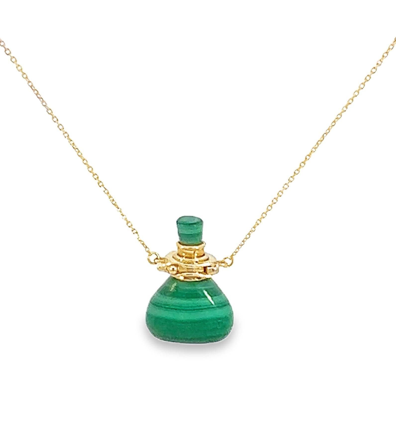 Non taillé Collier pendentif bouteille de potion en malachite en vente