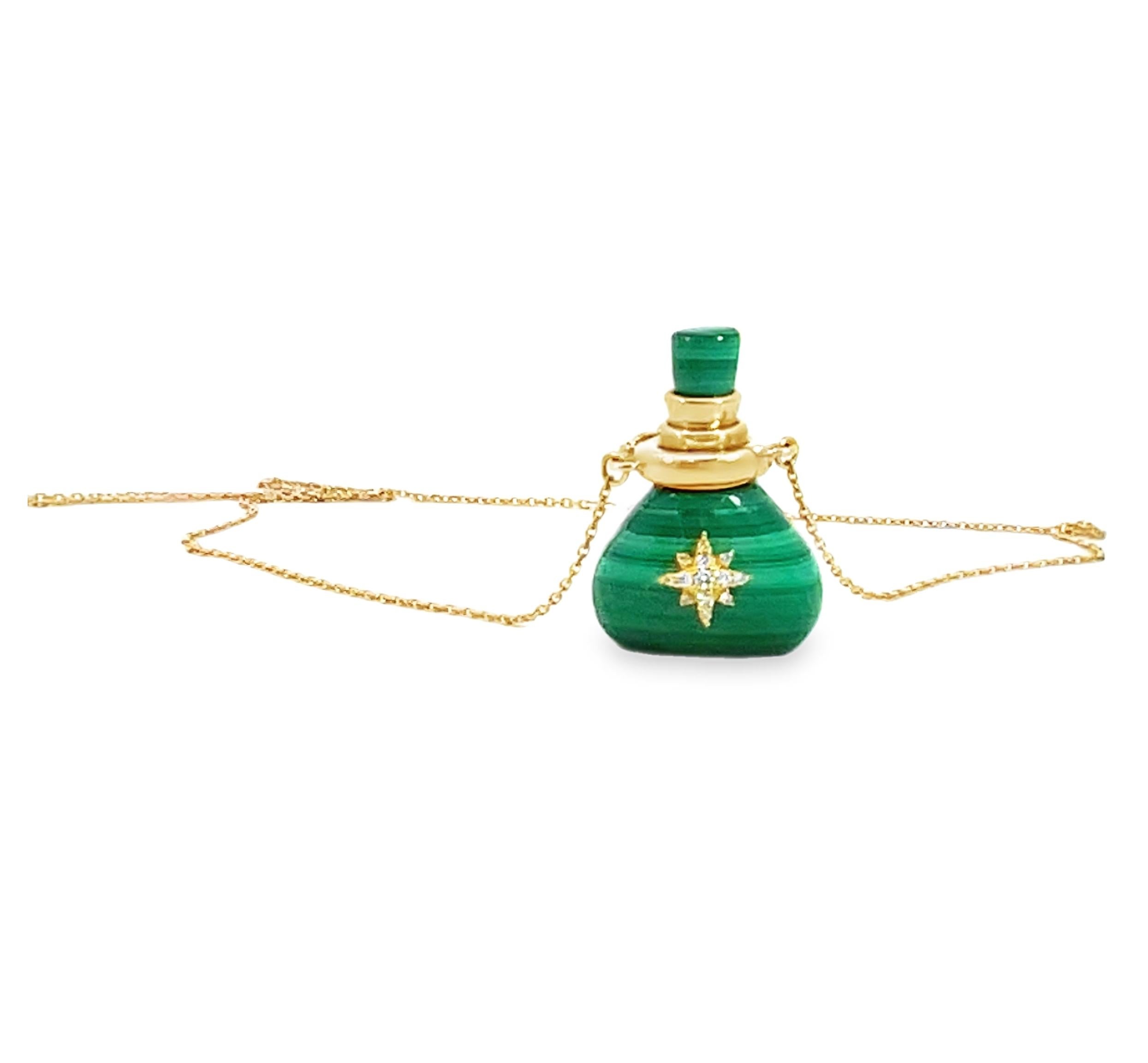 Collier pendentif bouteille de potion en malachite Unisexe en vente