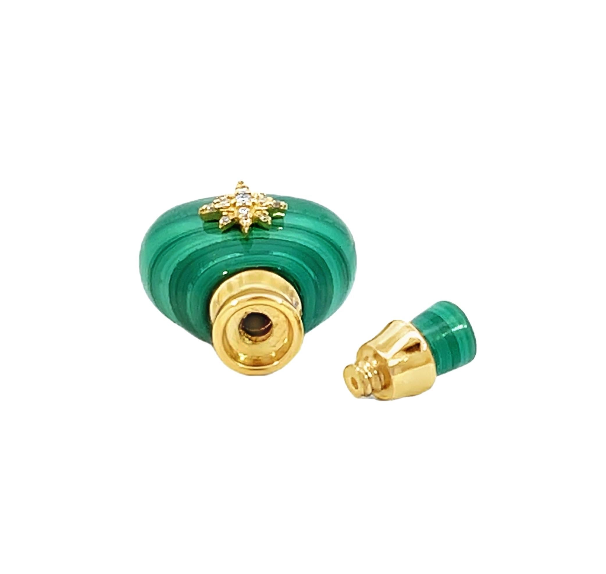 Collier pendentif bouteille de potion en malachite en vente 2