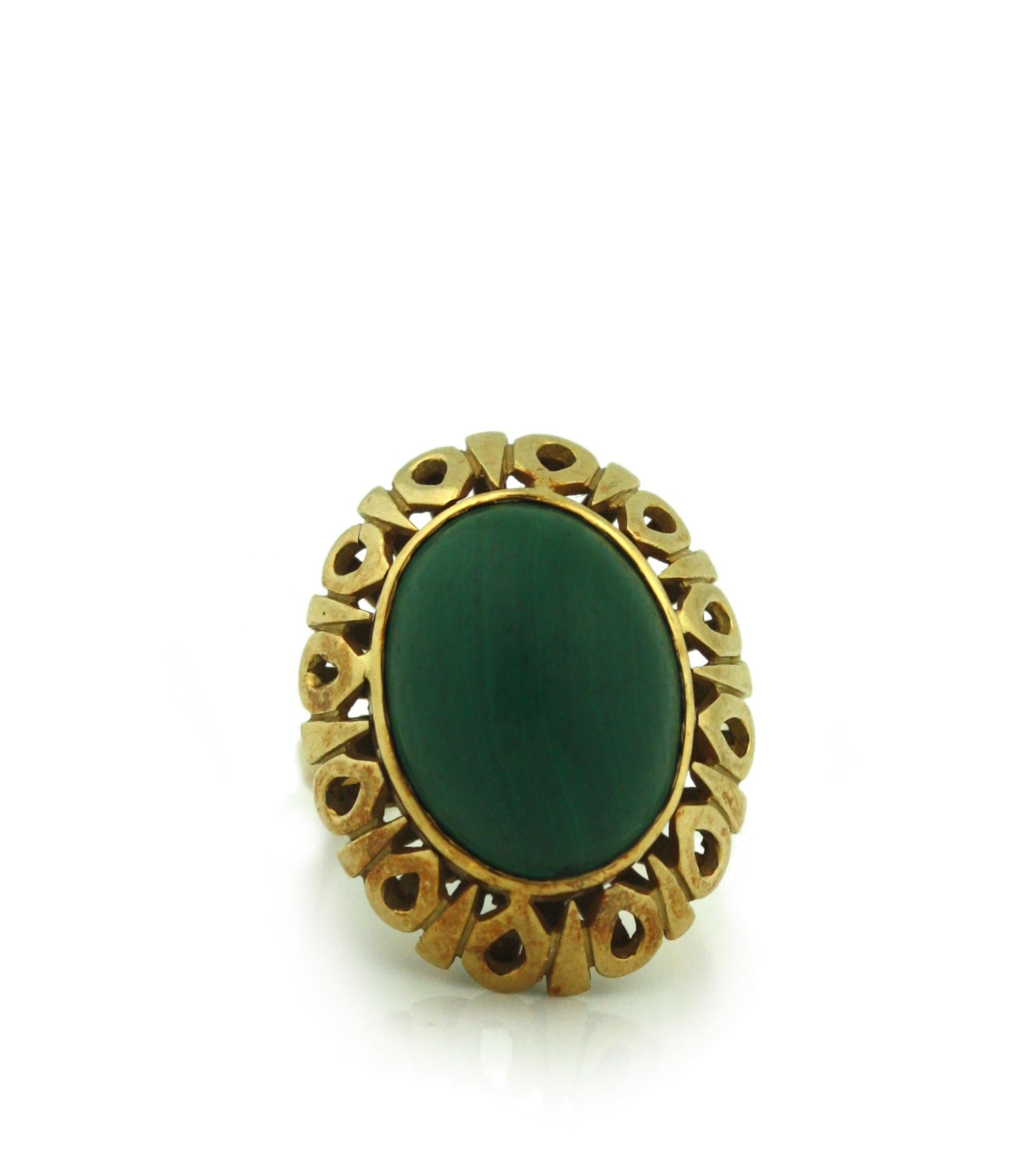 Anello di malachite anni '70 con cabochon ovale di malachite in vendita 3