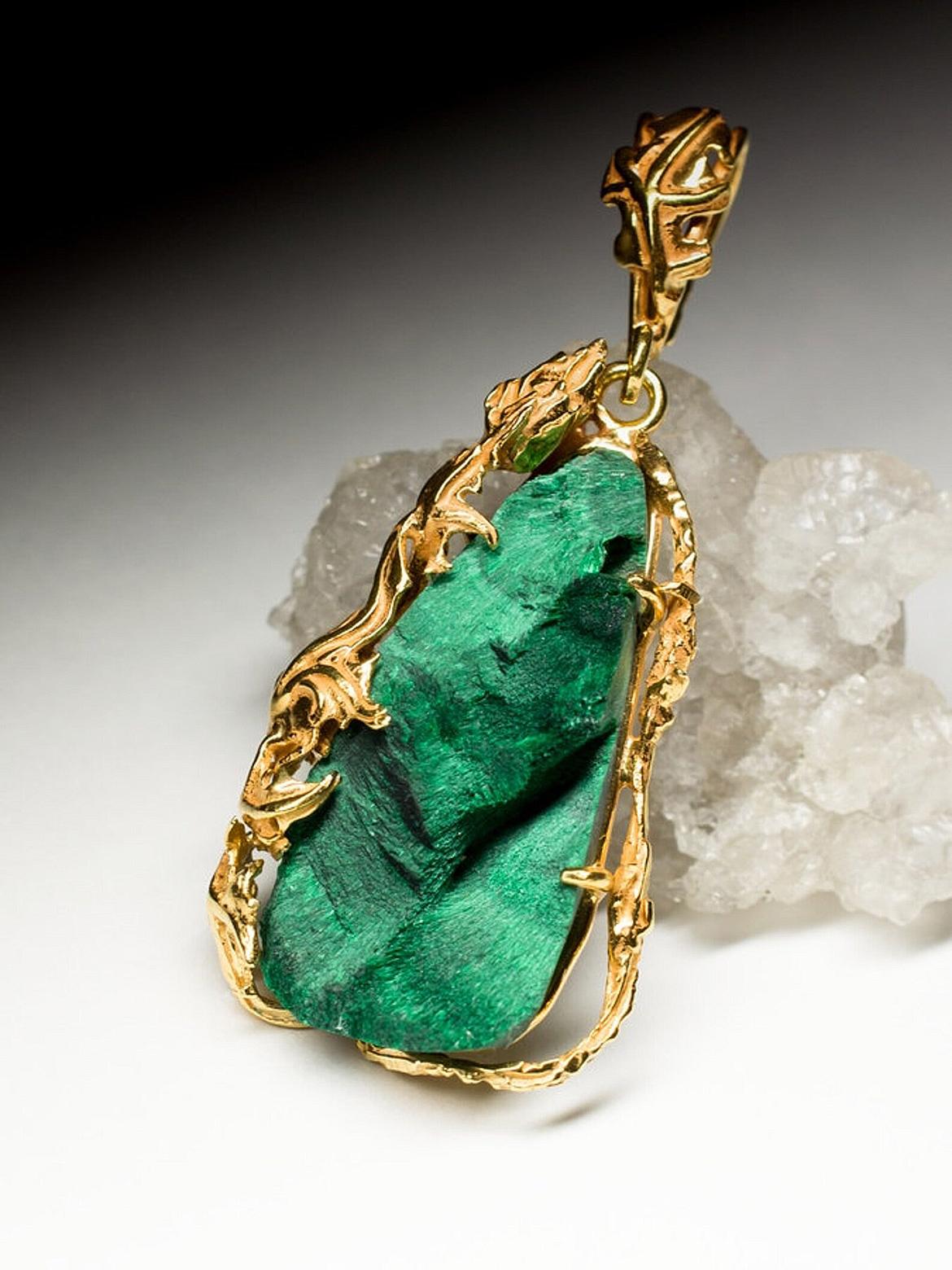 Art Nouveau style silver and 18K gold necklace with natural fiber Malachite 
gemstone origin - Congo
weight of the pendant - 12 grams
pendant height - 2.24 in / 57 mm
stone measurements - 0.24 х 0.59 x 1.38 in / 6 х 15 х 35 mm
ref No e-003