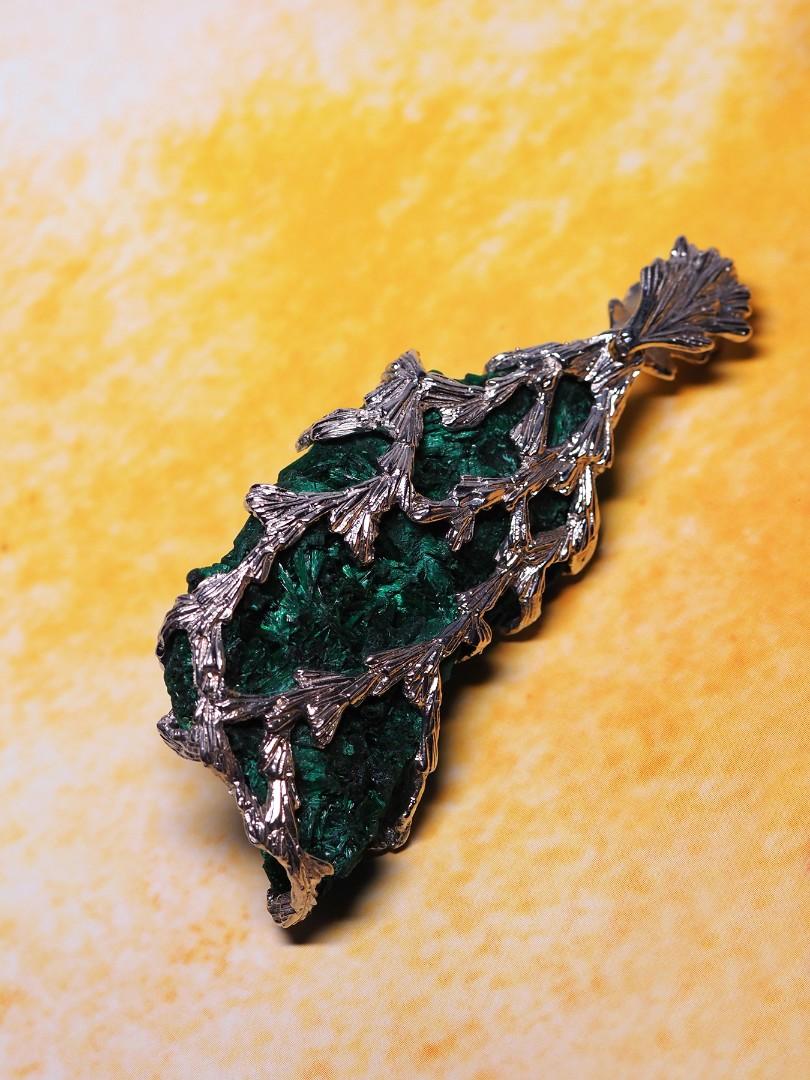 Artisan Malachite Silver Pendant Raw Uncut Crystals Green Gemstone Unisex For Sale
