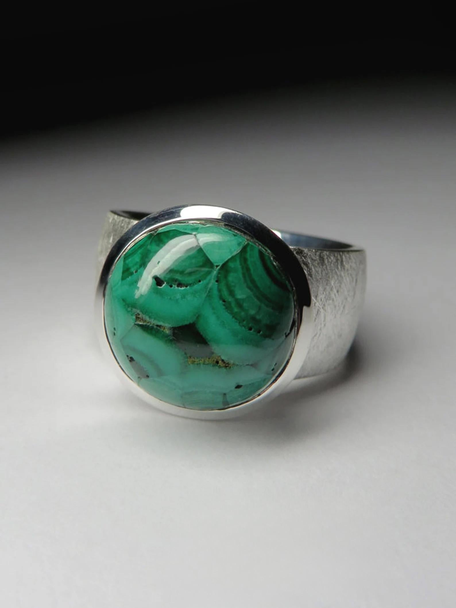Anello in argento con malachite Gemme verdi naturali Gioielli con dichiarazione di malachite in vendita 2