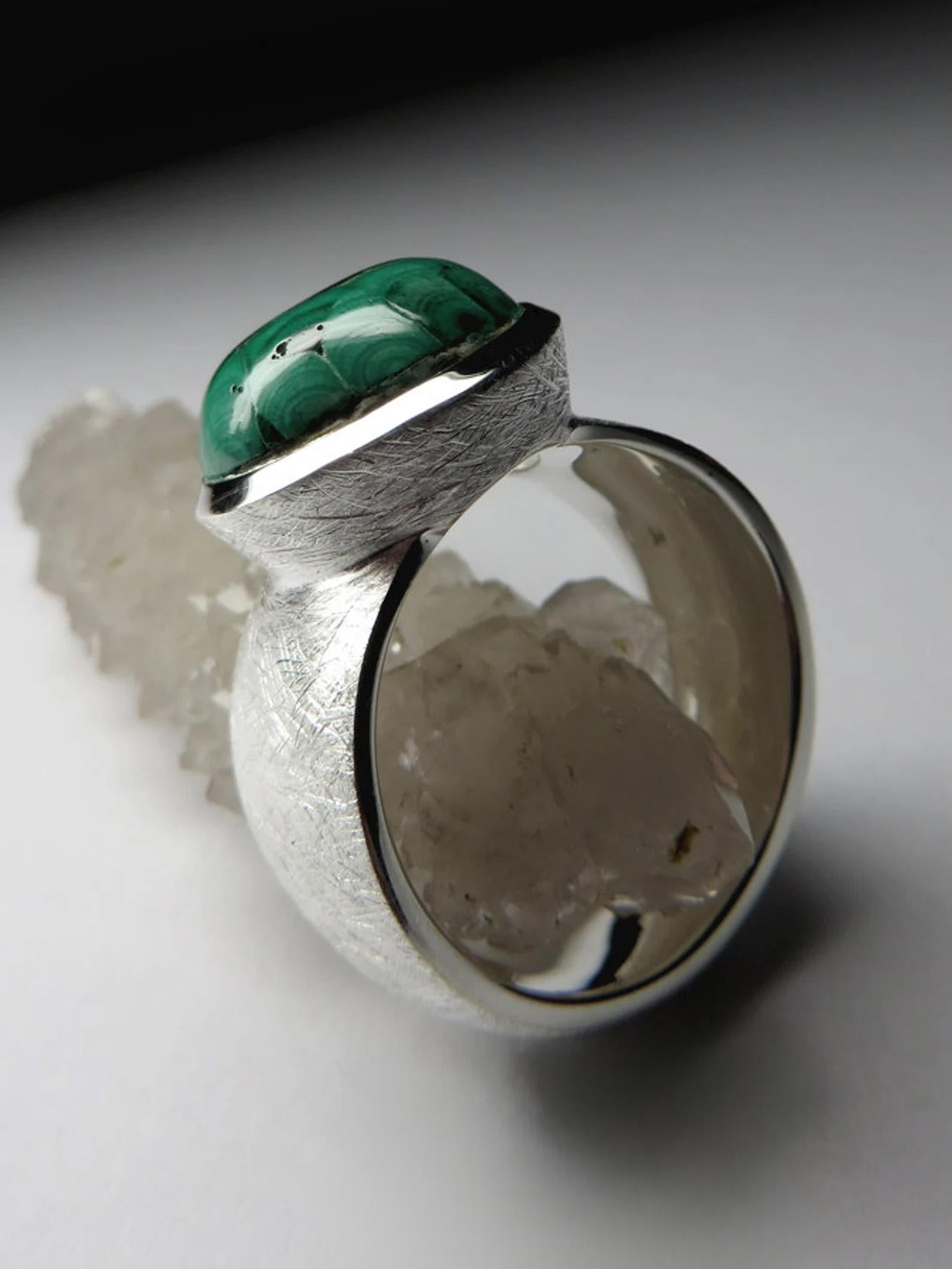 Anello in argento con malachite Gemme verdi naturali Gioielli con dichiarazione di malachite in vendita 3