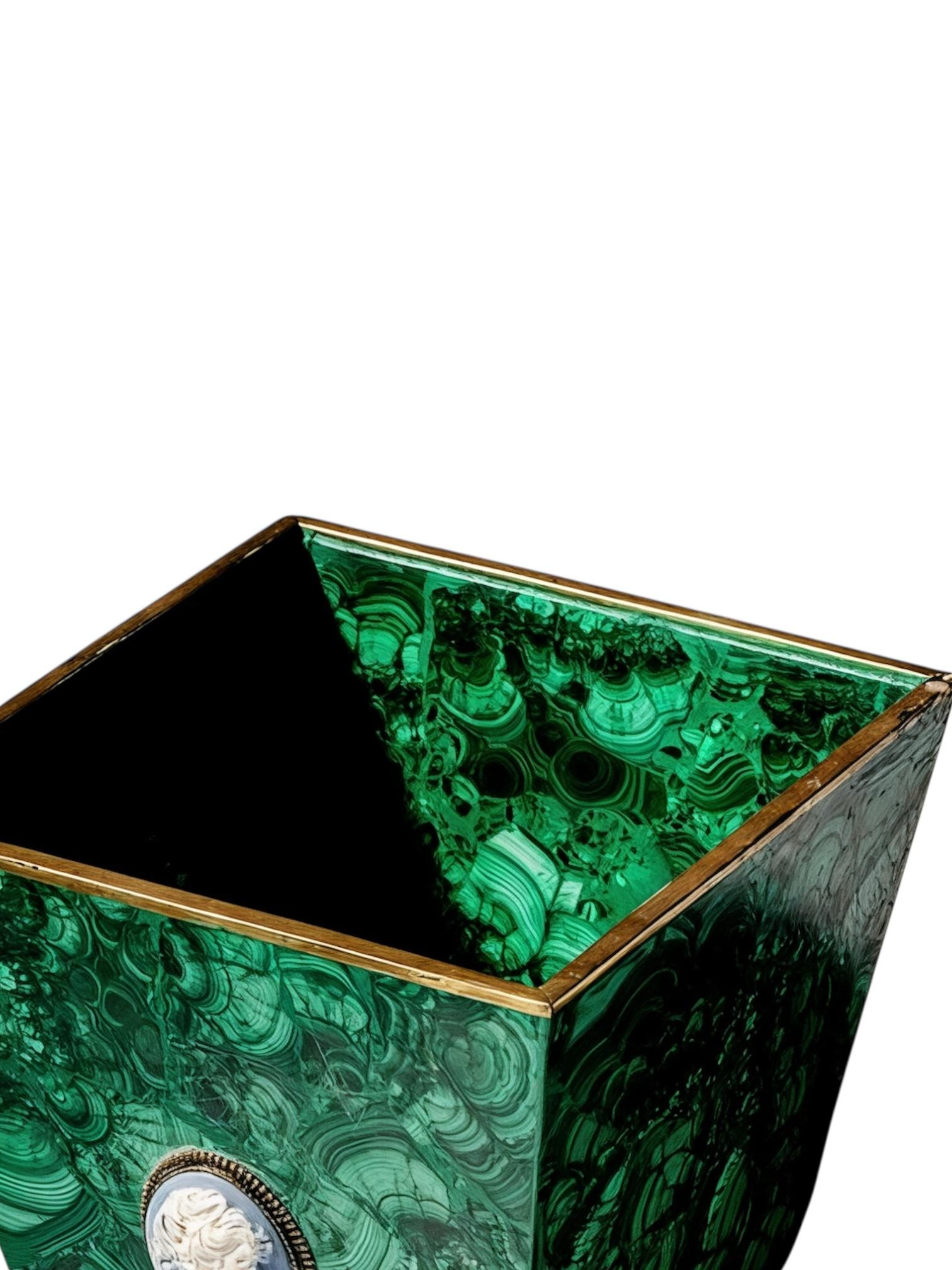 Malachite Square Planter In Good Condition For Sale In Pasadena, CA