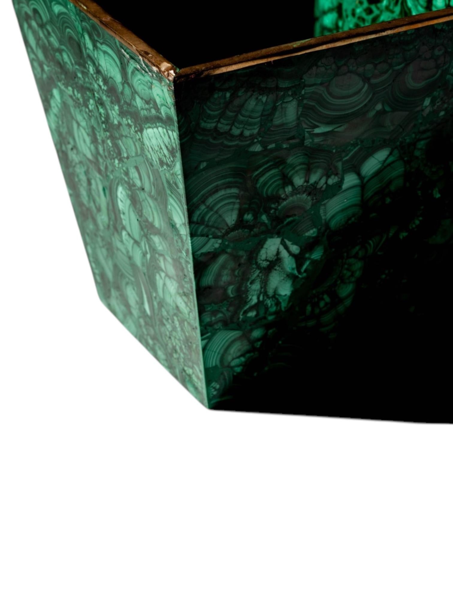 Malachite Square Planter In Good Condition For Sale In Pasadena, CA