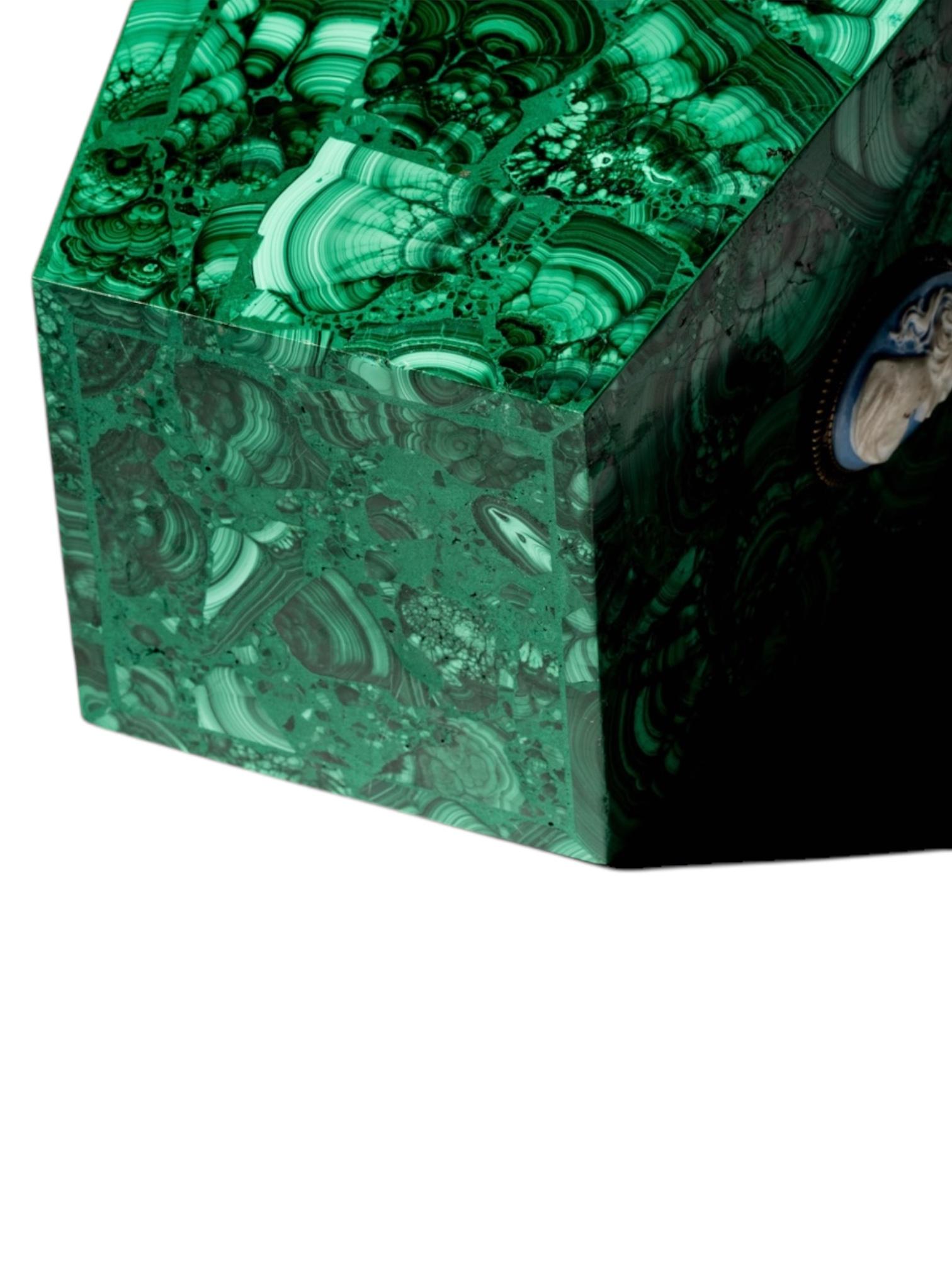 Malachite Square Planter In Good Condition For Sale In Pasadena, CA