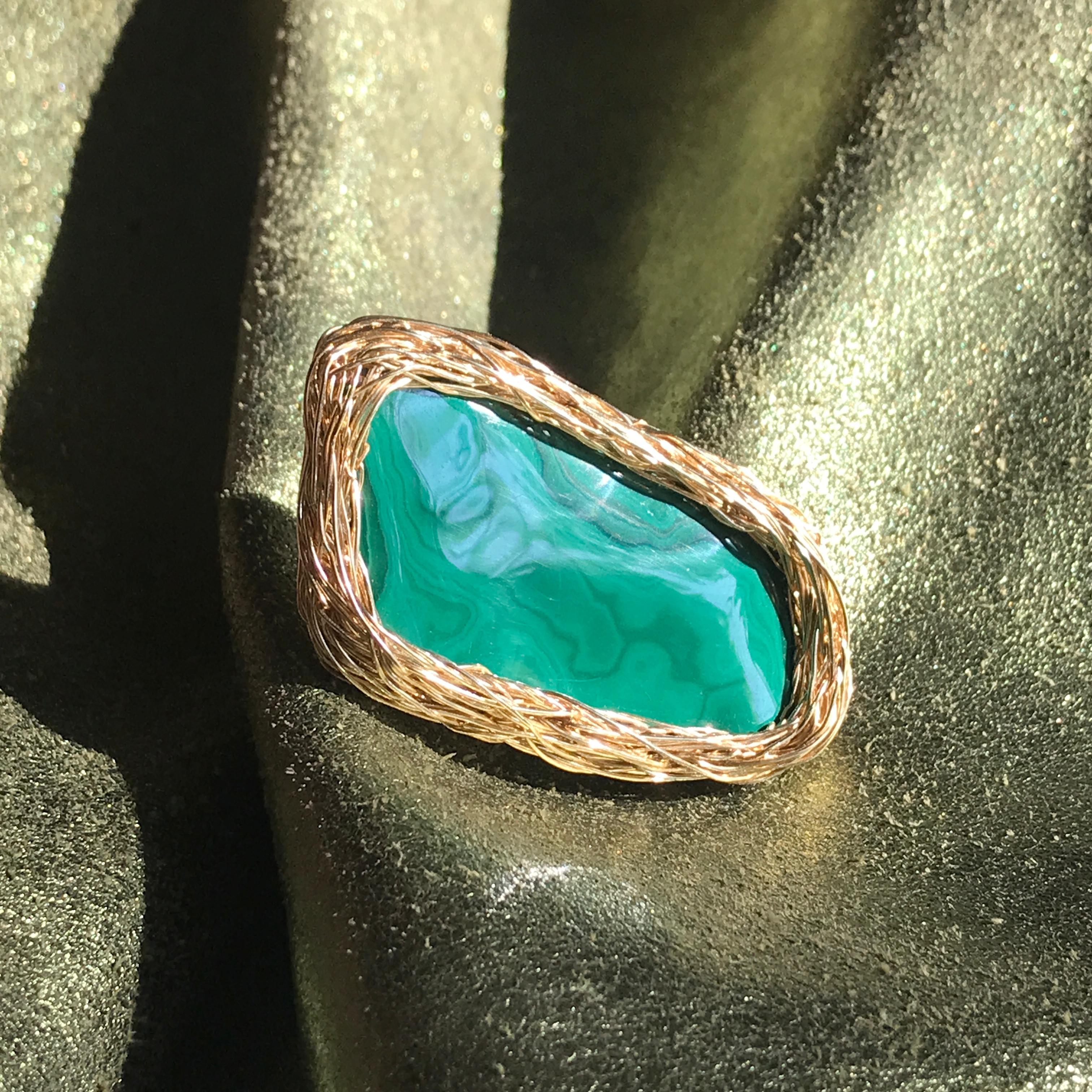 Contemporary Malachite Statement Cocktail Ring 14 K in Yellow Gold F. by the Artist herself For Sale