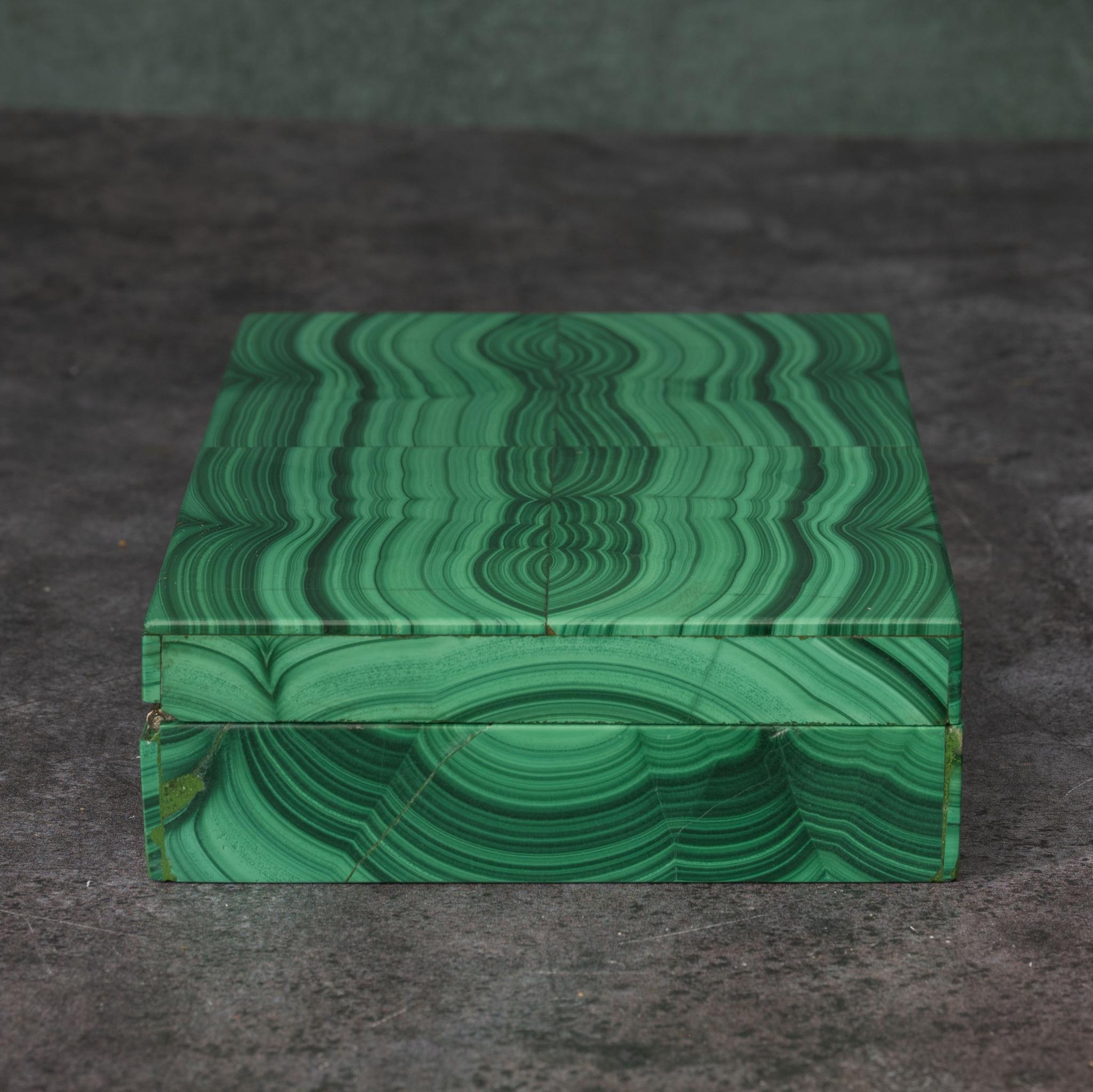 Caja de plata y piedra de malaquita, circa 1960 en venta 2