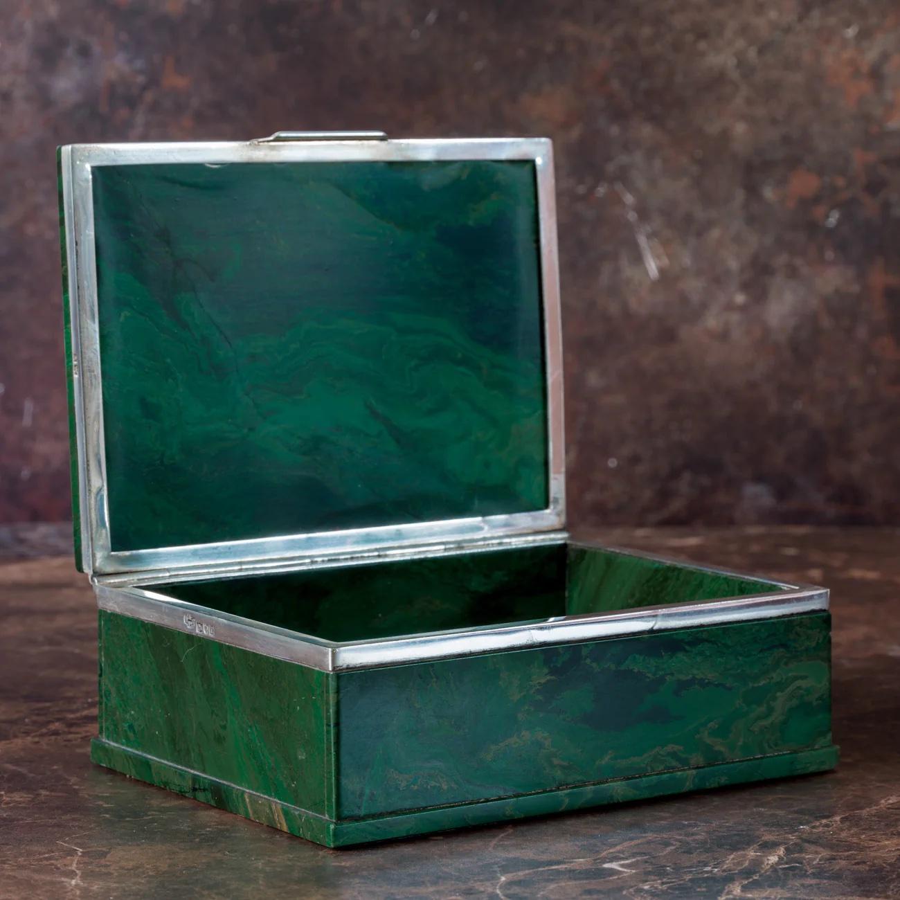 Sterling Silver Malachite Stone Box, Hallmarked London 1912 For Sale