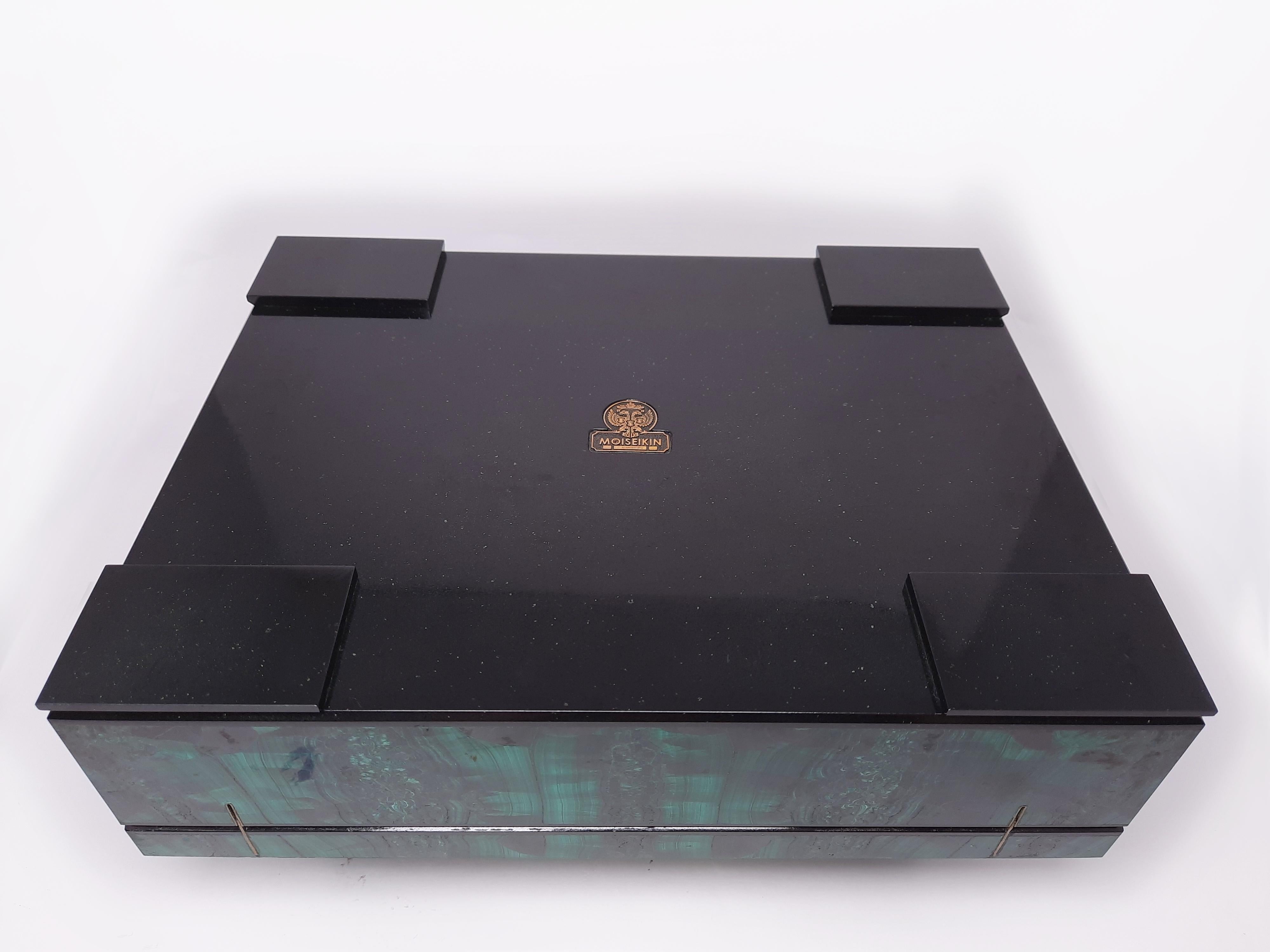 Malachite Treasure and Jewellery Box for Family In Excellent Condition For Sale In Hong Kong, HK