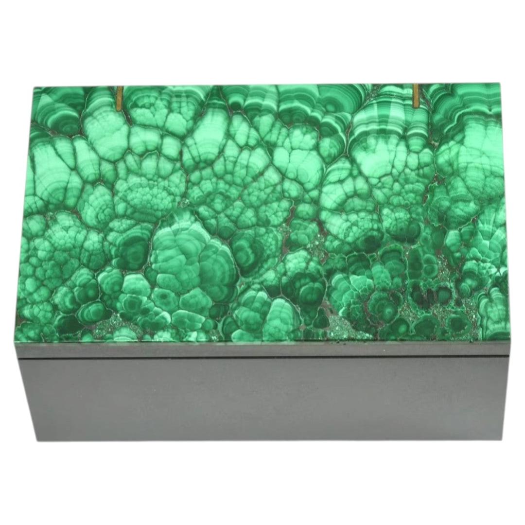 Scatola del tesoro in malachite, scrigno in malachite dolerite realizzato a mano in vendita