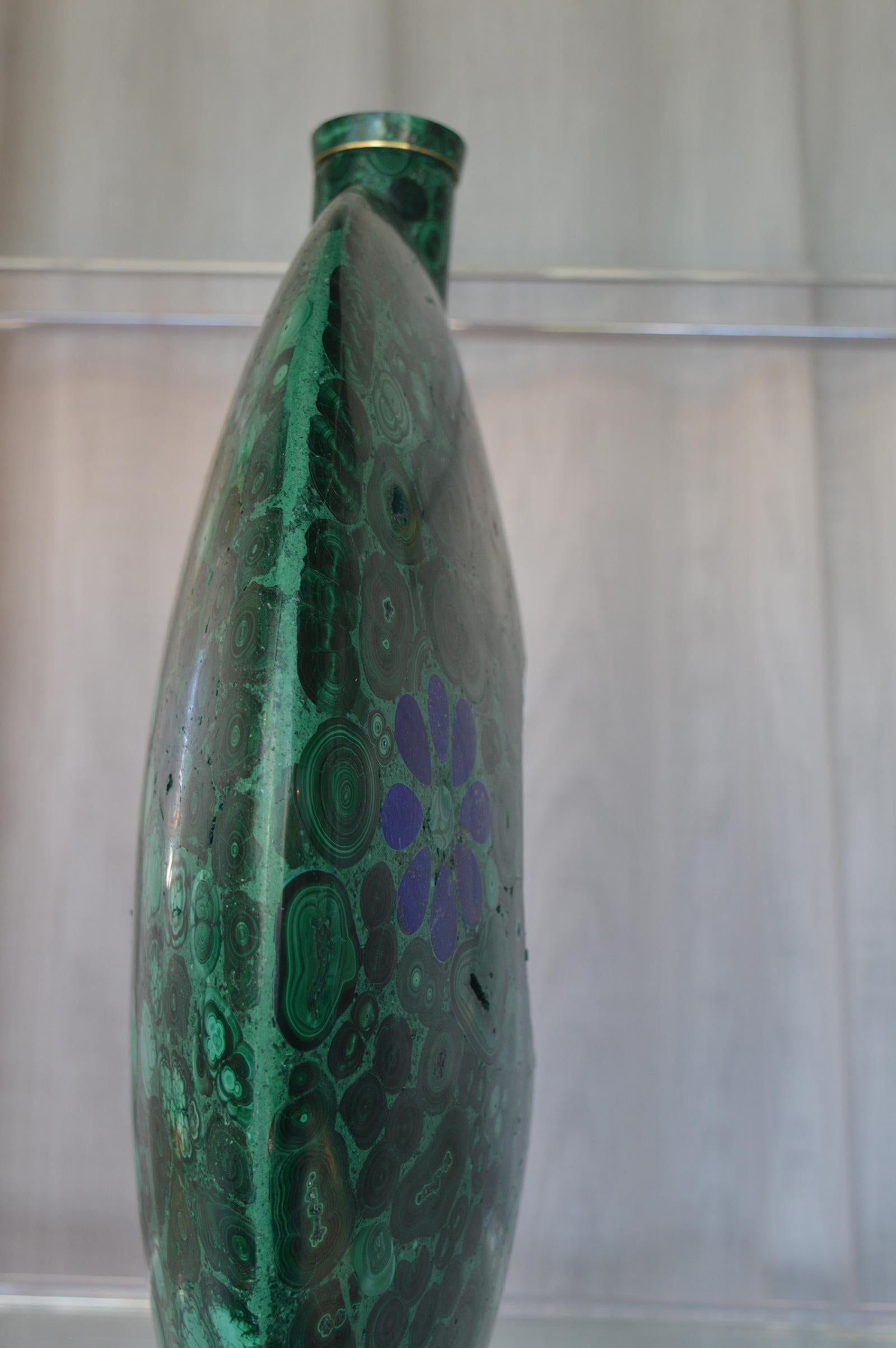 Malachite Vase In Excellent Condition In Los Angeles, CA