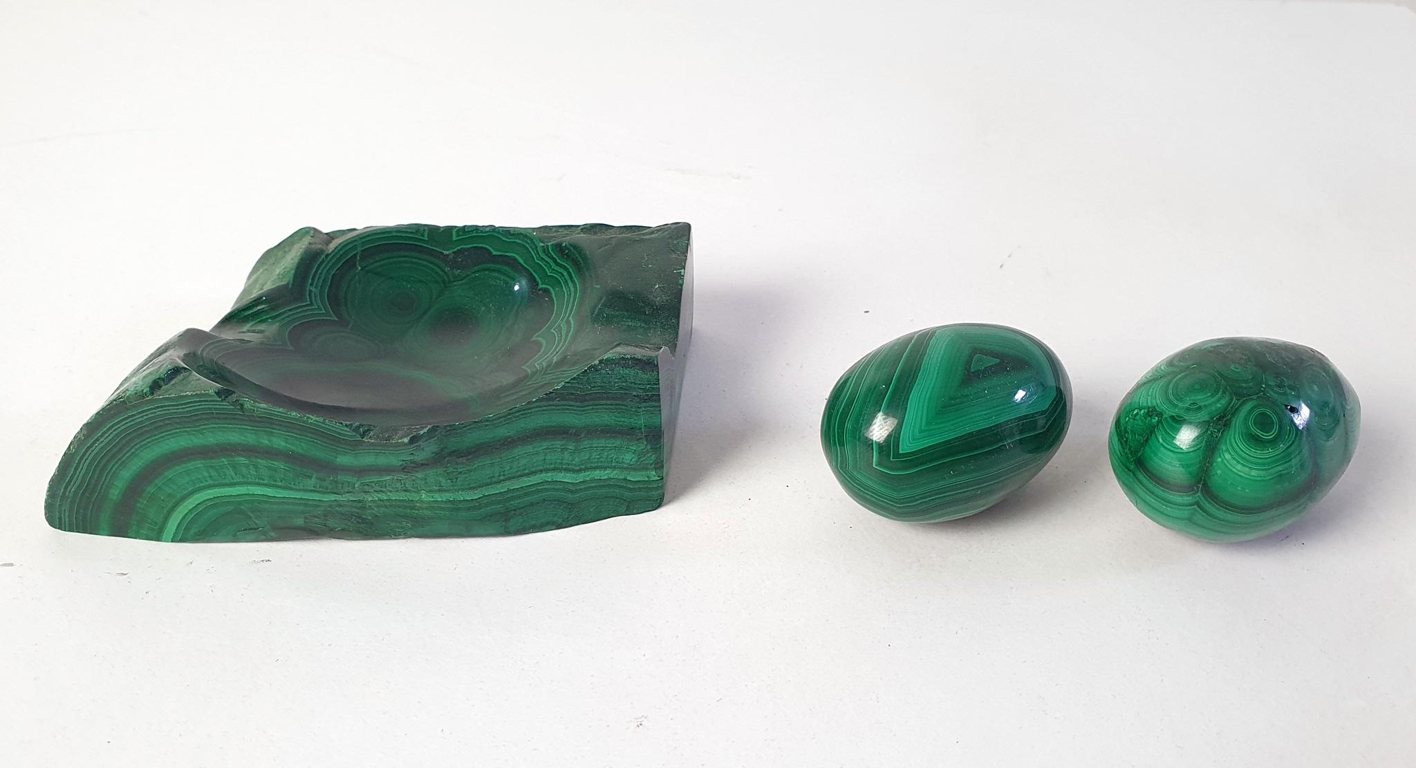 Mid-Century Modern Malachite Vide Poche and Pair of Eggs For Sale