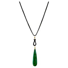 Collier en malachite de 42 carats et diamants noirs sur chaîne noire