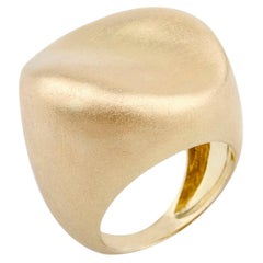 Malak Round Ring in Pure 18K Satin-Finish Hand Brushed Gold 