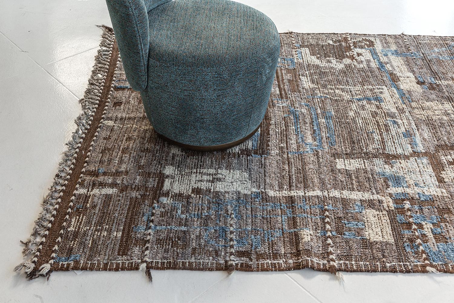 Featuring the remarkable texture and amazing play of earthy colour scheme, this breathtaking rug called Malaren’ from our Atlas collection exudes luxury and sophistication. The brilliant combination of sky blue, umber brown and taupe contributes to
