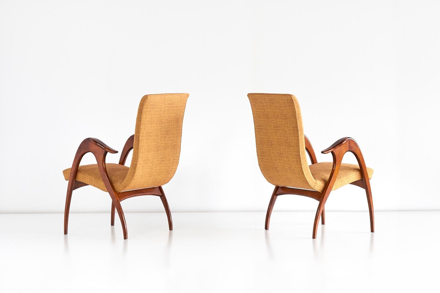 Malatesta and Mason Pair of Sculptural Armchairs in Walnut, Italy, Early 1950s 3