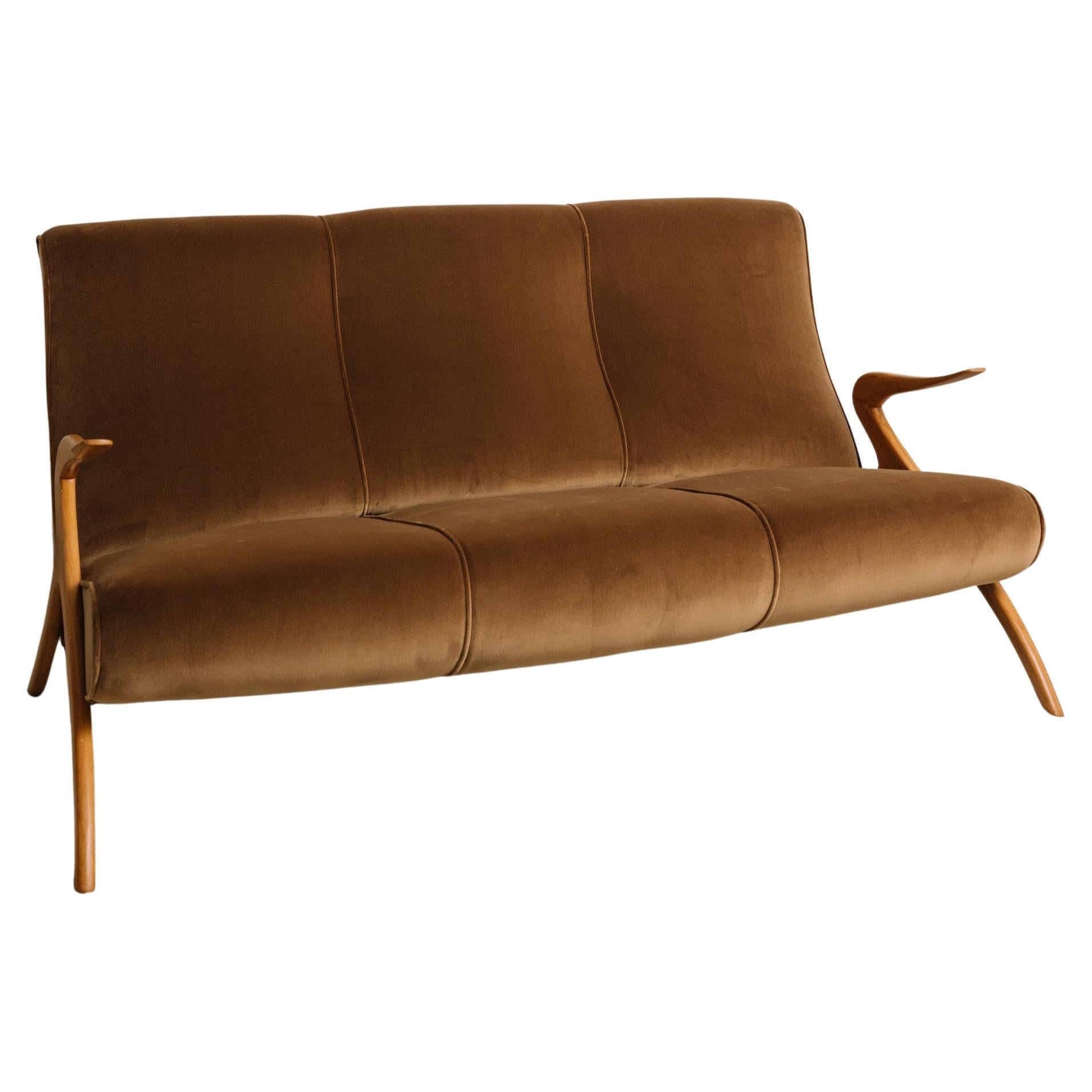 Malatesta & Mason Italienisches Dreisitzer-Sofa aus der Mitte des Jahrhunderts mit Pierre Frey-Samt