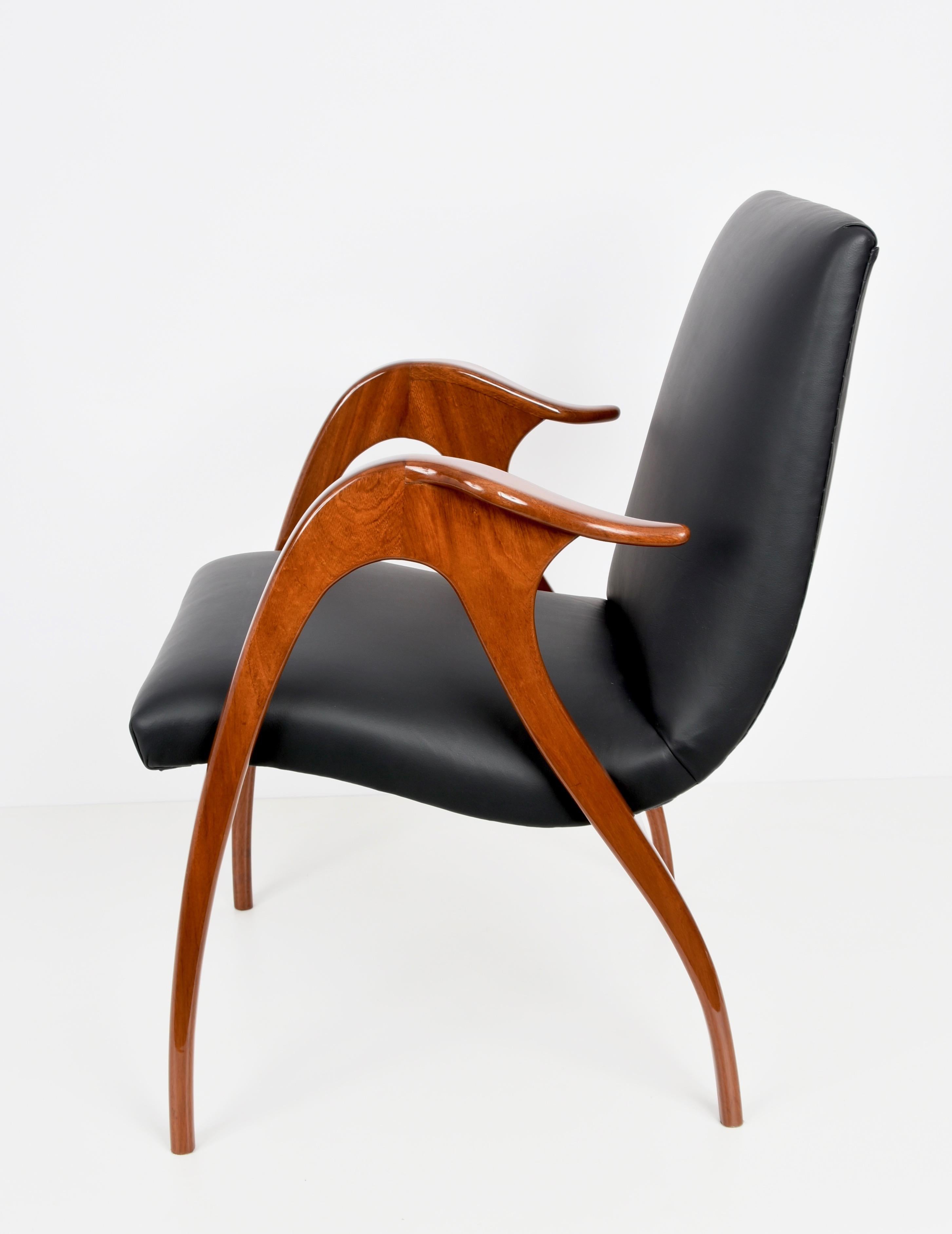 Italienischer Sessel aus Malatesta & Mason Nussbaum und schwarzem Leder, 1950er Jahre (Moderne der Mitte des Jahrhunderts) im Angebot