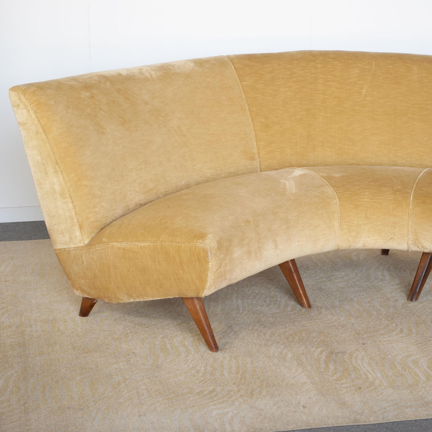 Malatesta Masson Italian Mid Century 1950s Curved Sofa In Good Condition In bari, IT