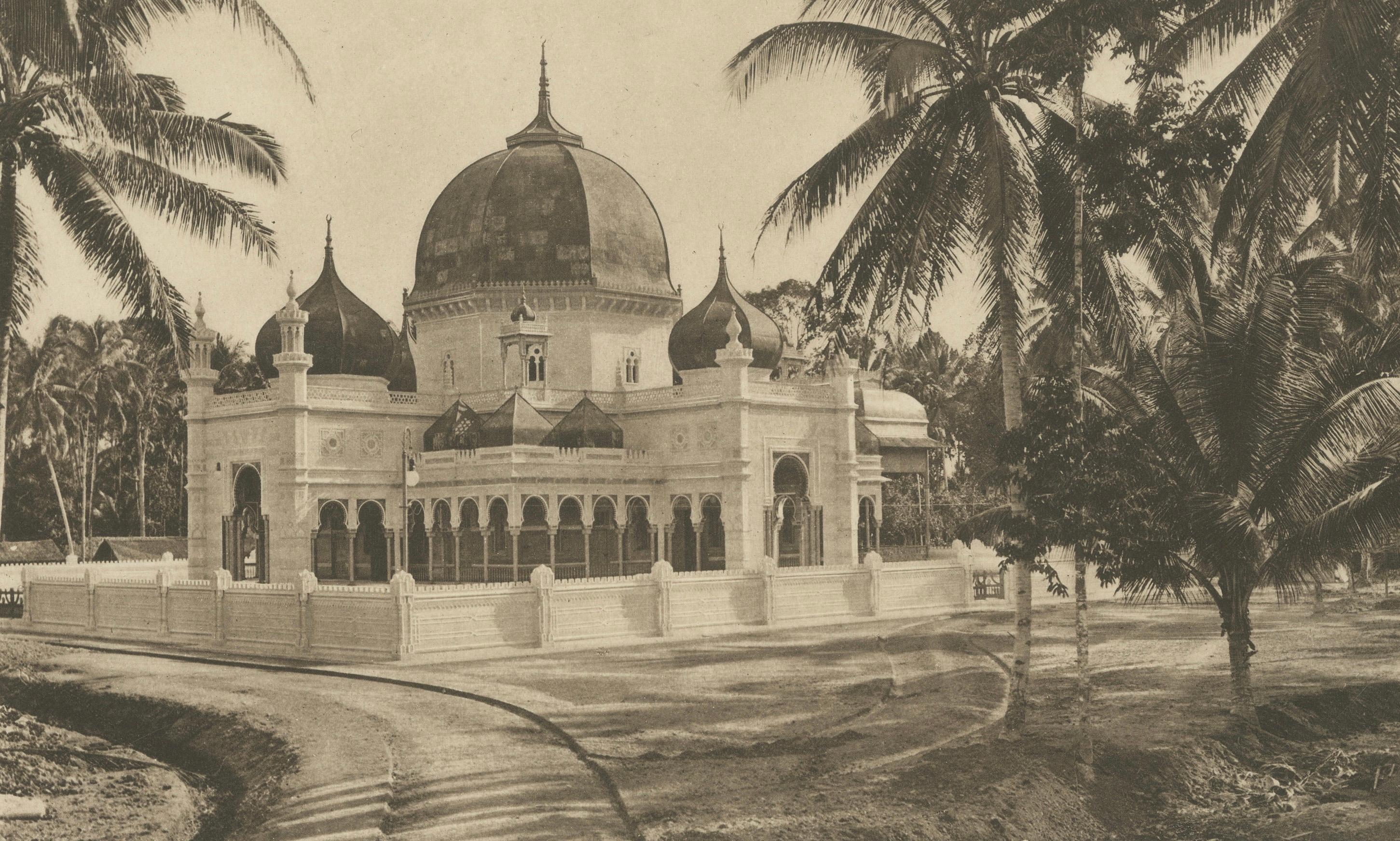 20ième siècle Mosquée Malayer Tandjong Poera - Photogravure originale des années 1900, Sumatra Indonésie en vente