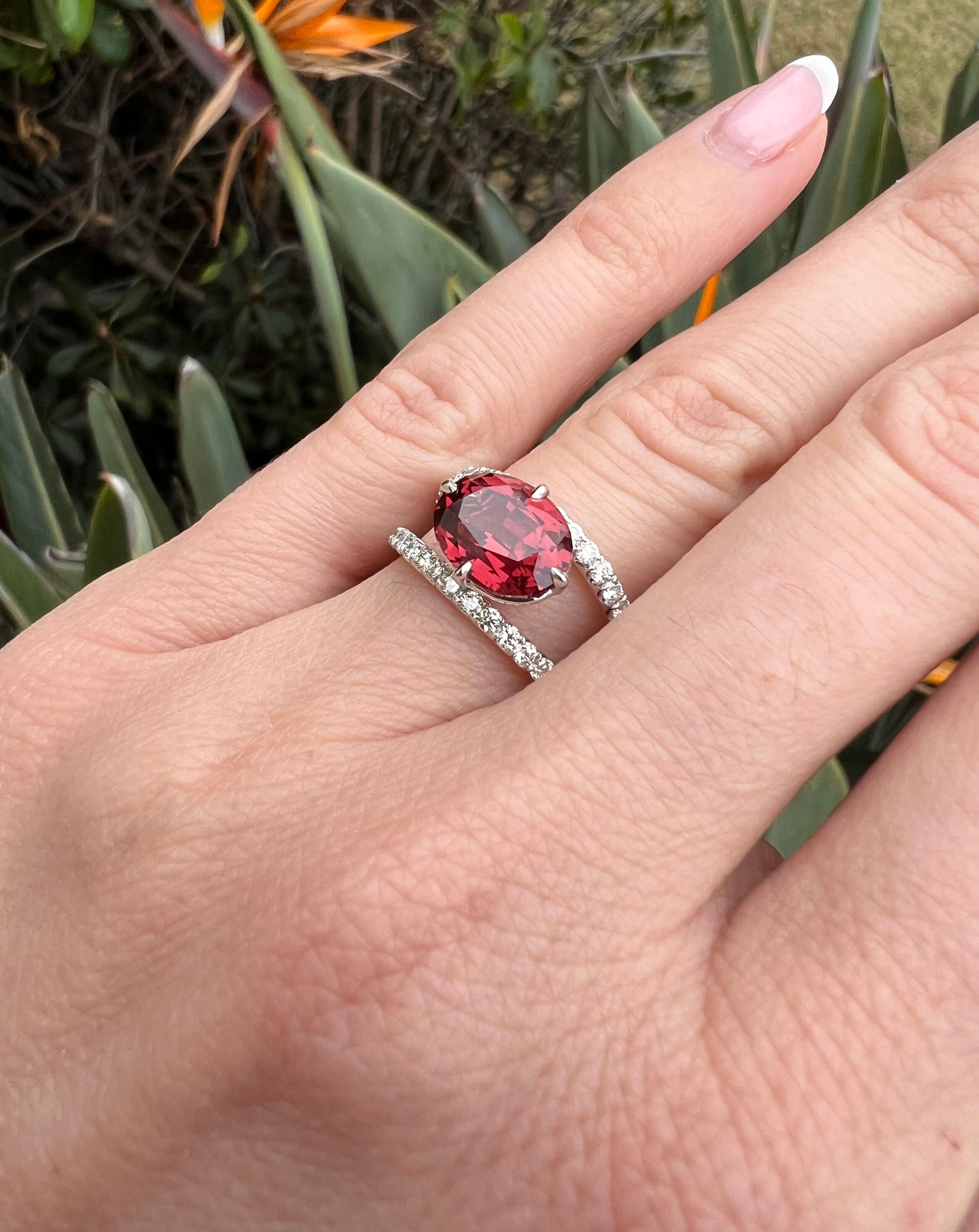 Malaya Garnet & Diamond Platinum Ring – Perfect for Birthdays & Anniversaries For Sale 1