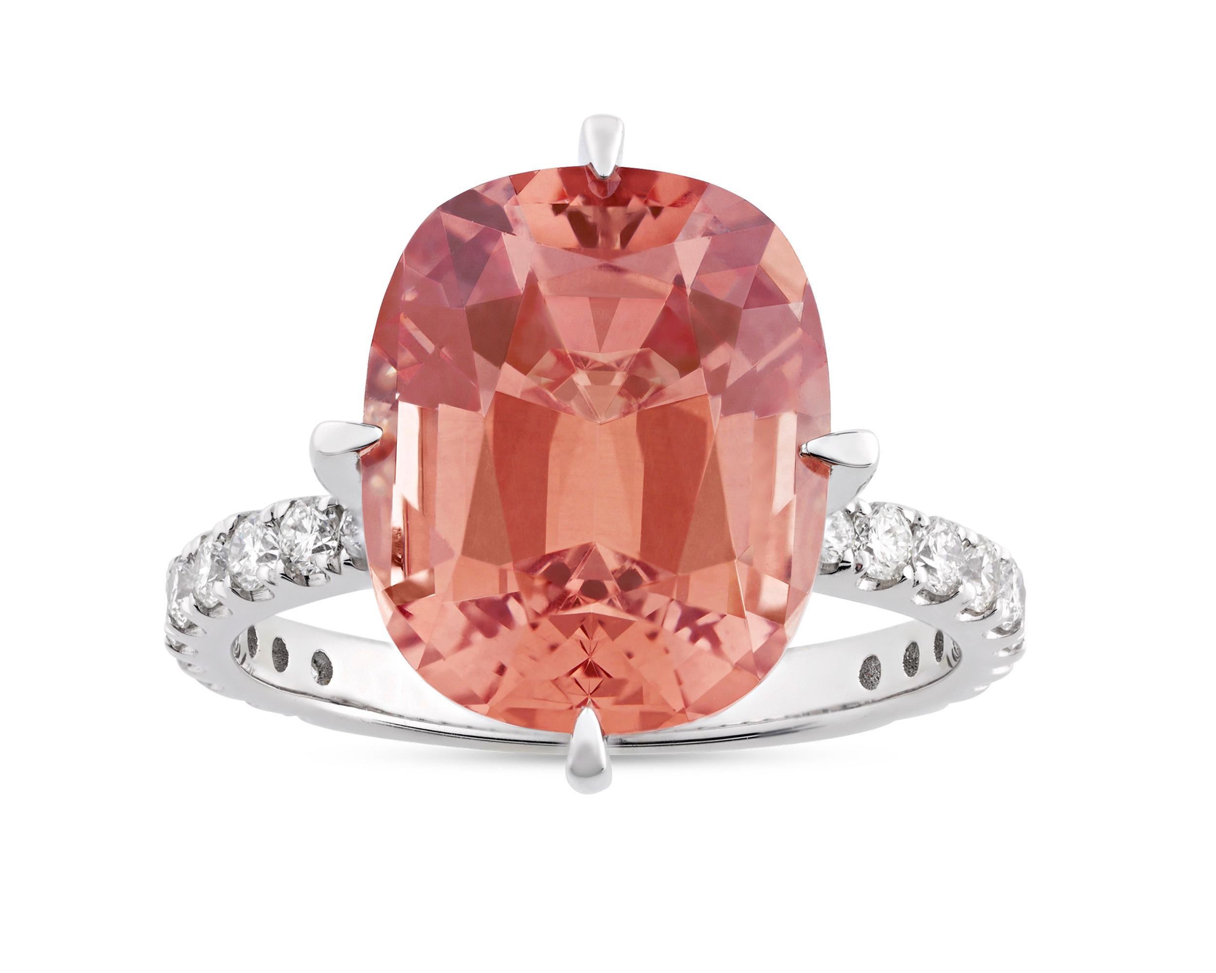 Malaya, Granatring, 8,59 Karat, Malaya (Ovalschliff)